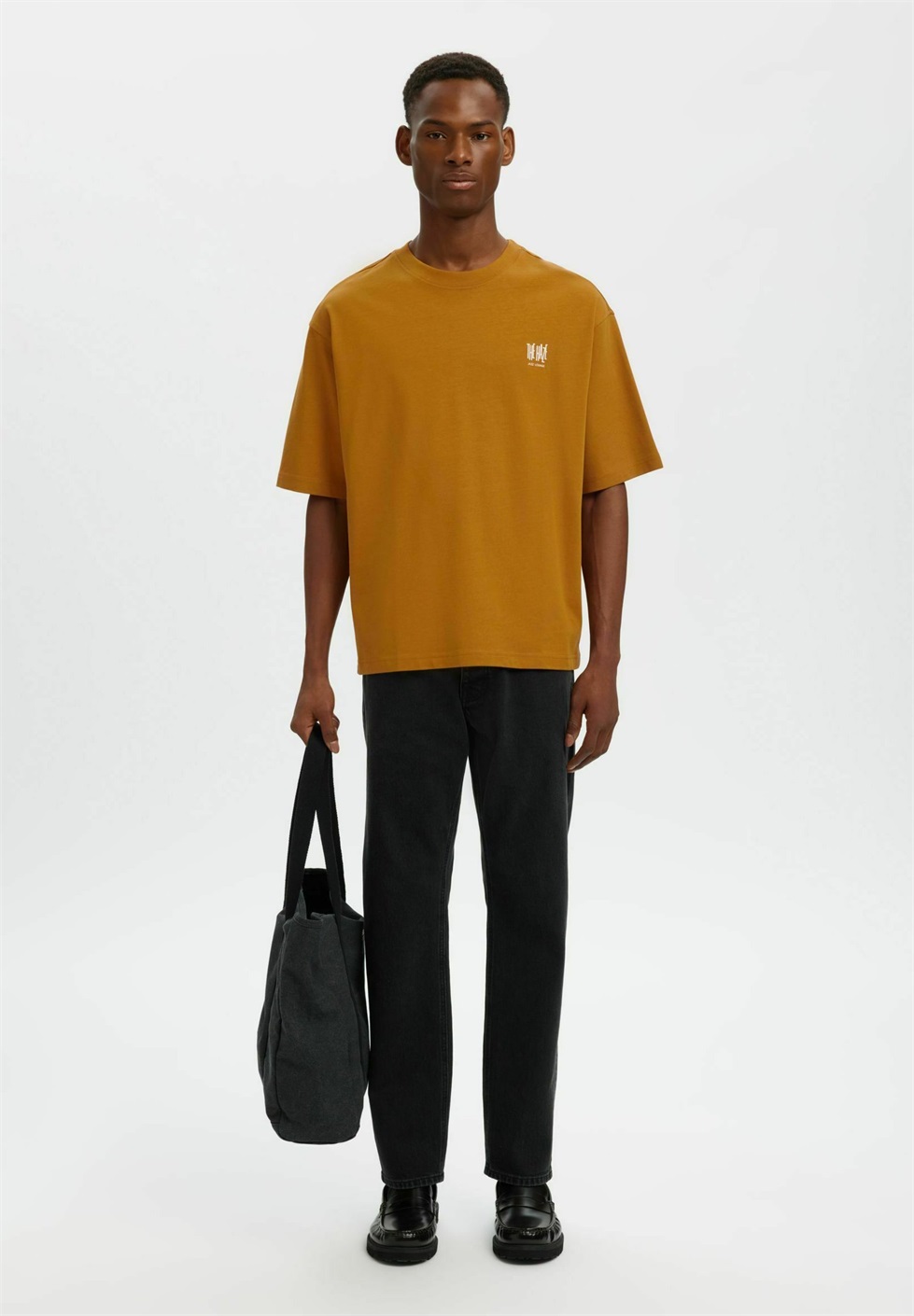 Selected MIT RUNDHALSAUSSCHNITT - T-Shirt print - golden brown/braun