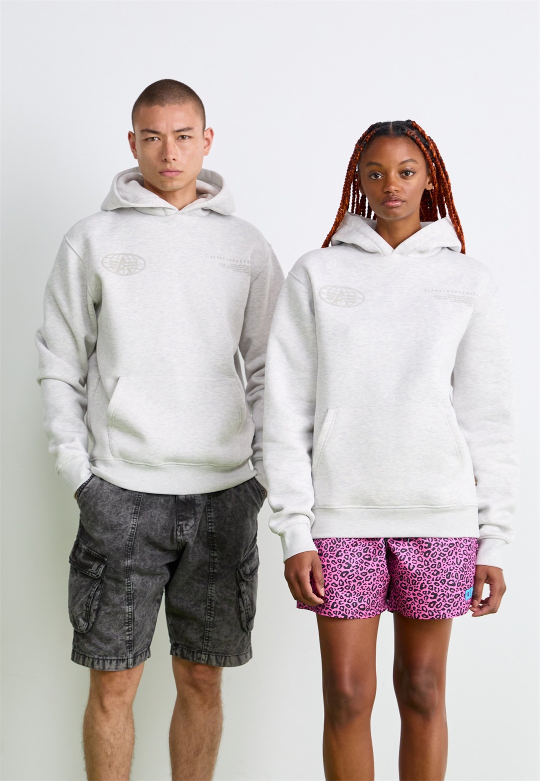 Alpha Industries WORLD LOGO HOODIE UNISEX - Sweatshirt - pastel grey melange/grau