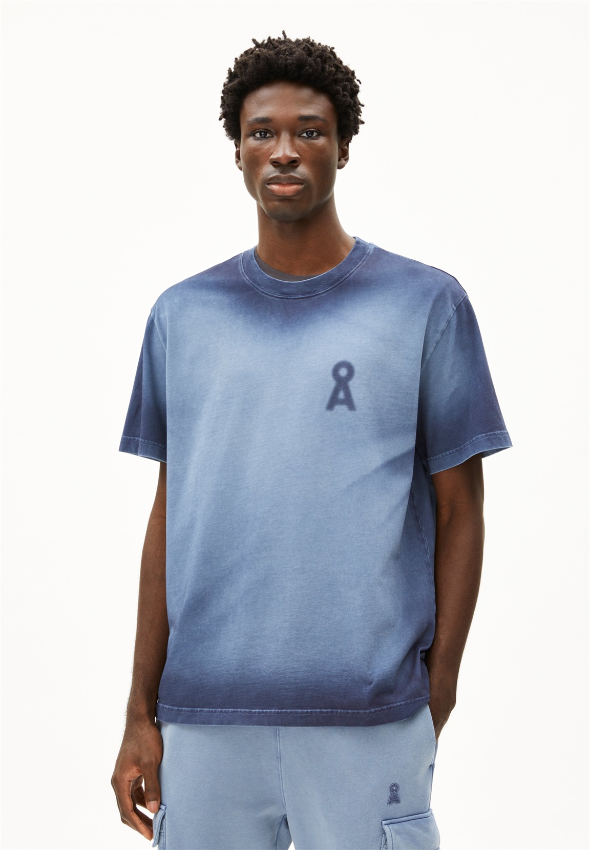 ARMEDANGELS AADRU GMT DYE SPRAY - T-Shirt print - nightshadow washed/hellblau