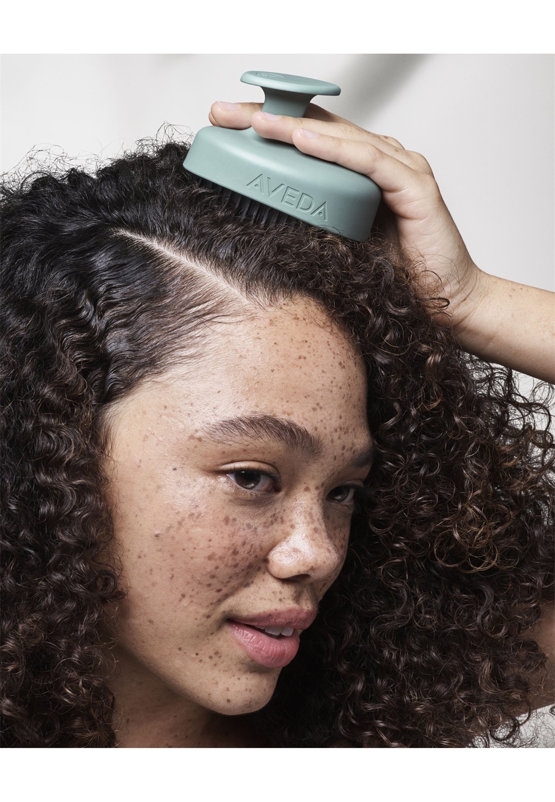 Aveda SCALP SOLUTIONS STIMULATING SCALP MASSAGER - Bürste