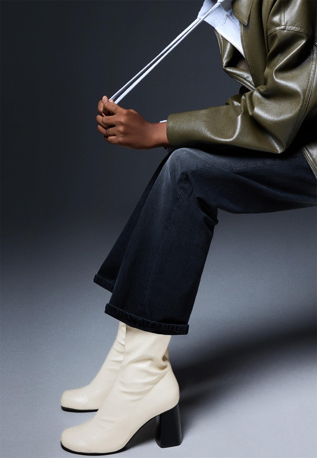 Bershka Stiefelette - white/weiß