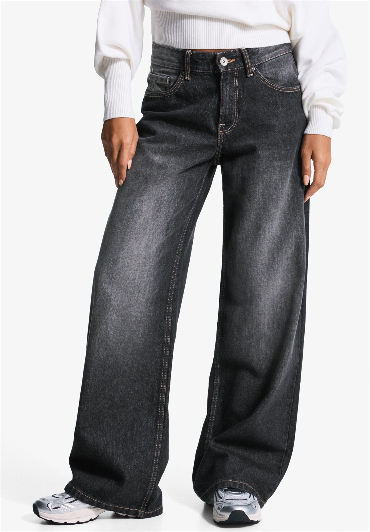 Bershka Jeans Relaxed Fit - black/schwarz