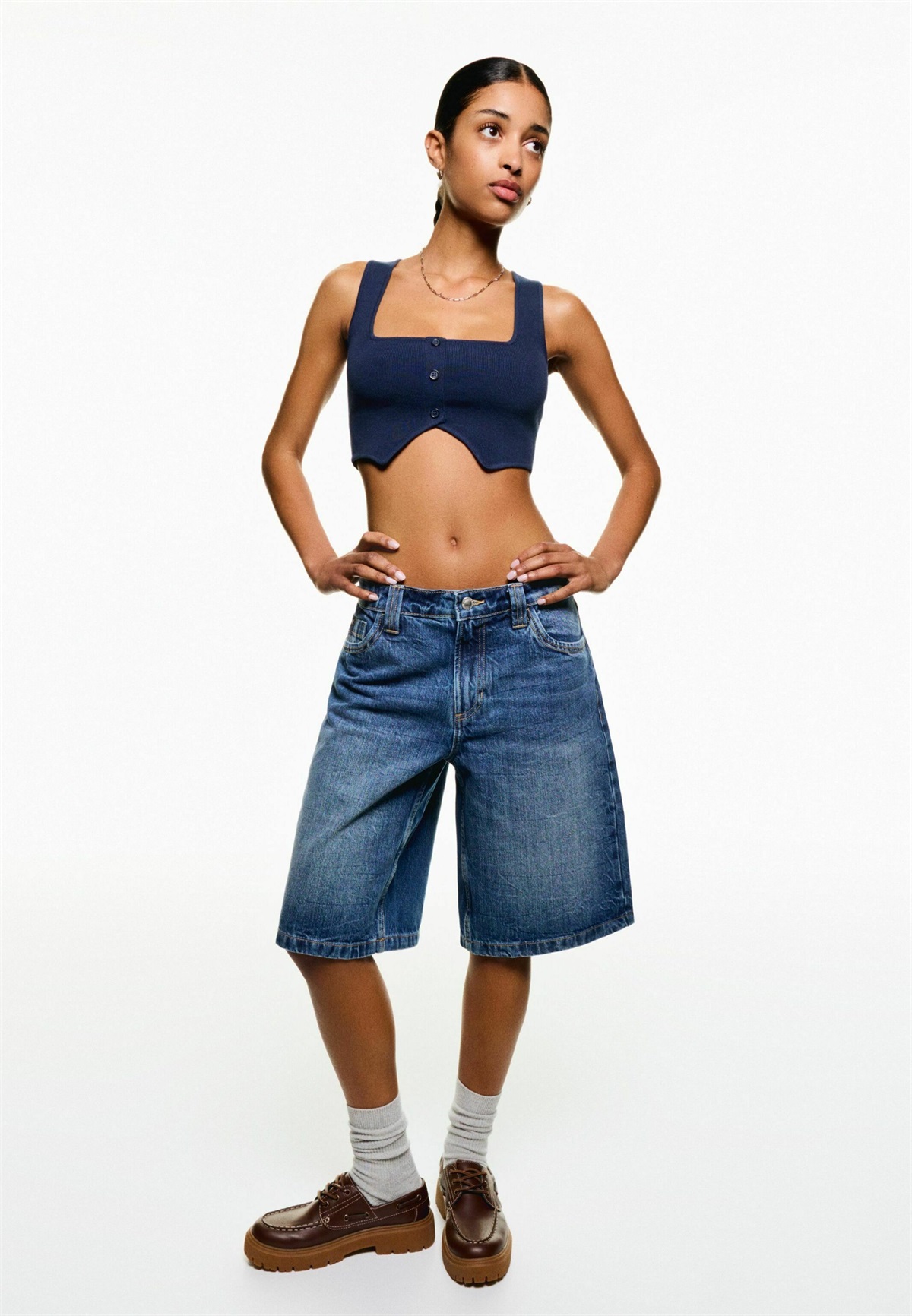 Bershka BAGGY - Jeans Shorts - dark blue/dunkelblau