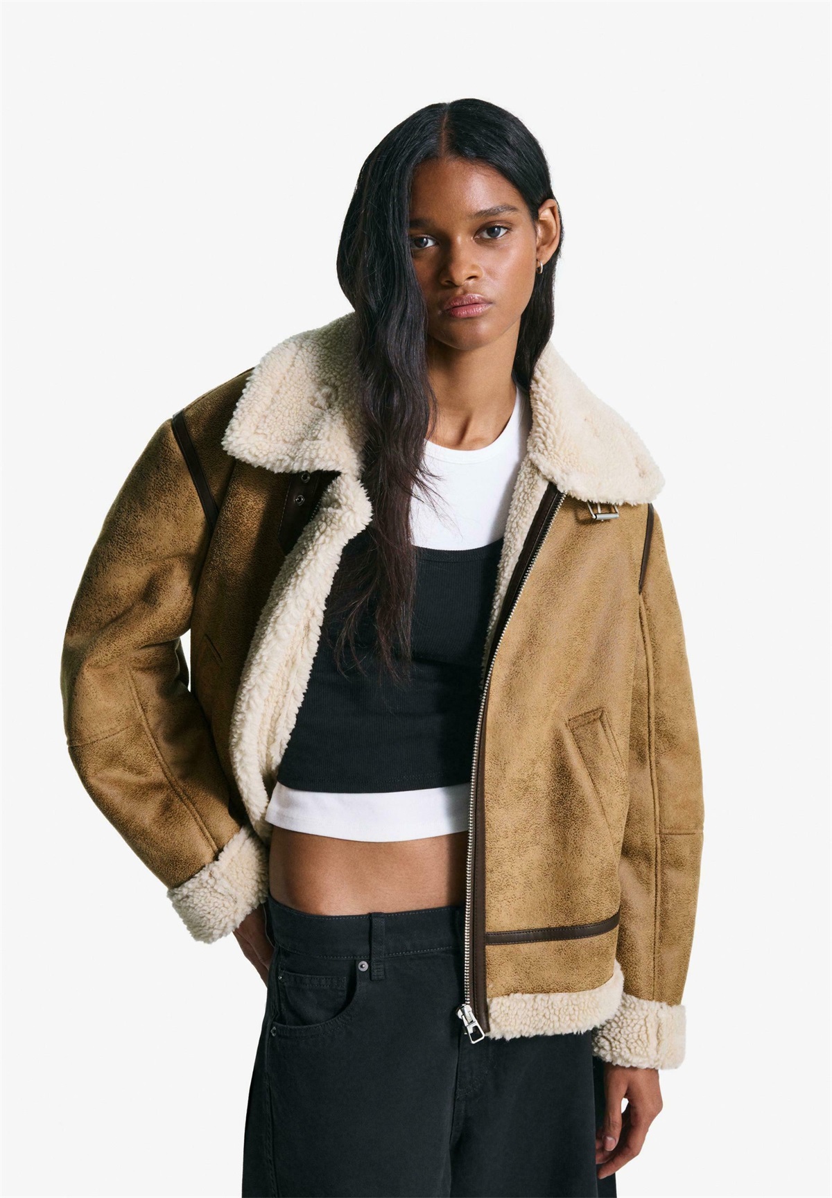 Bershka Kunstlederjacke - beige