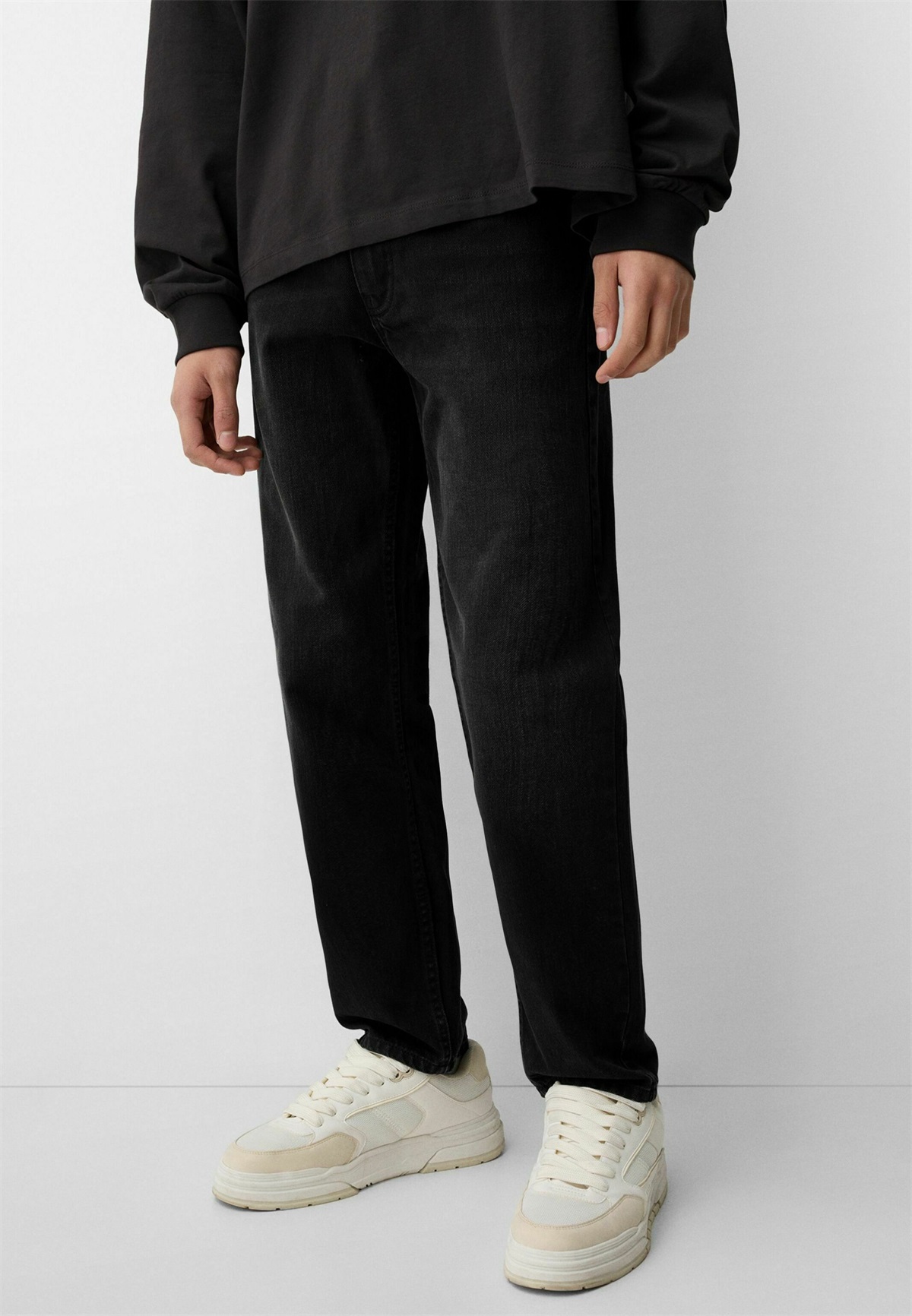 Bershka Jeans Tapered Fit - black/schwarz