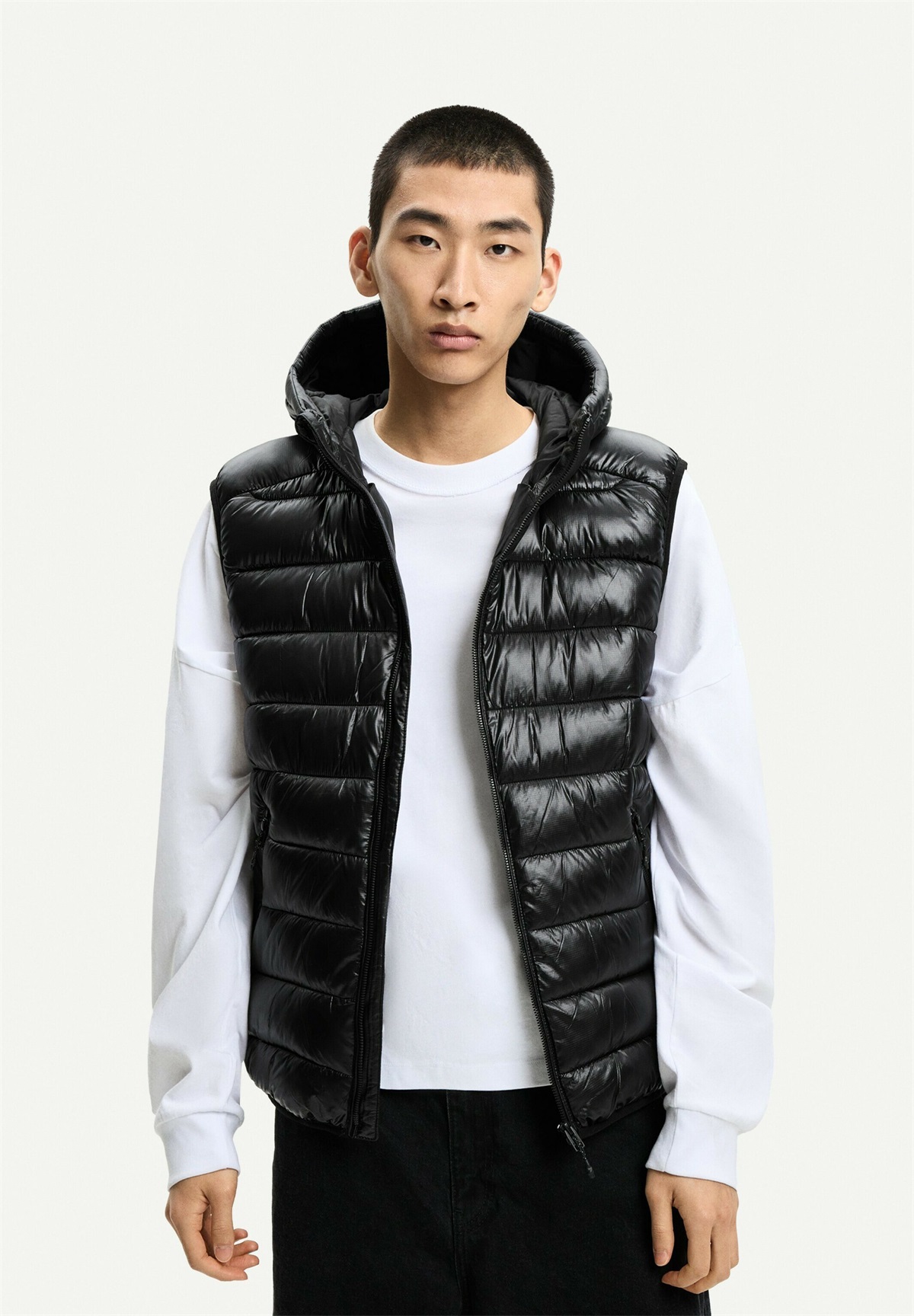 Bershka LIGHTWEIGHT - PUFFER - Weste - black/schwarz