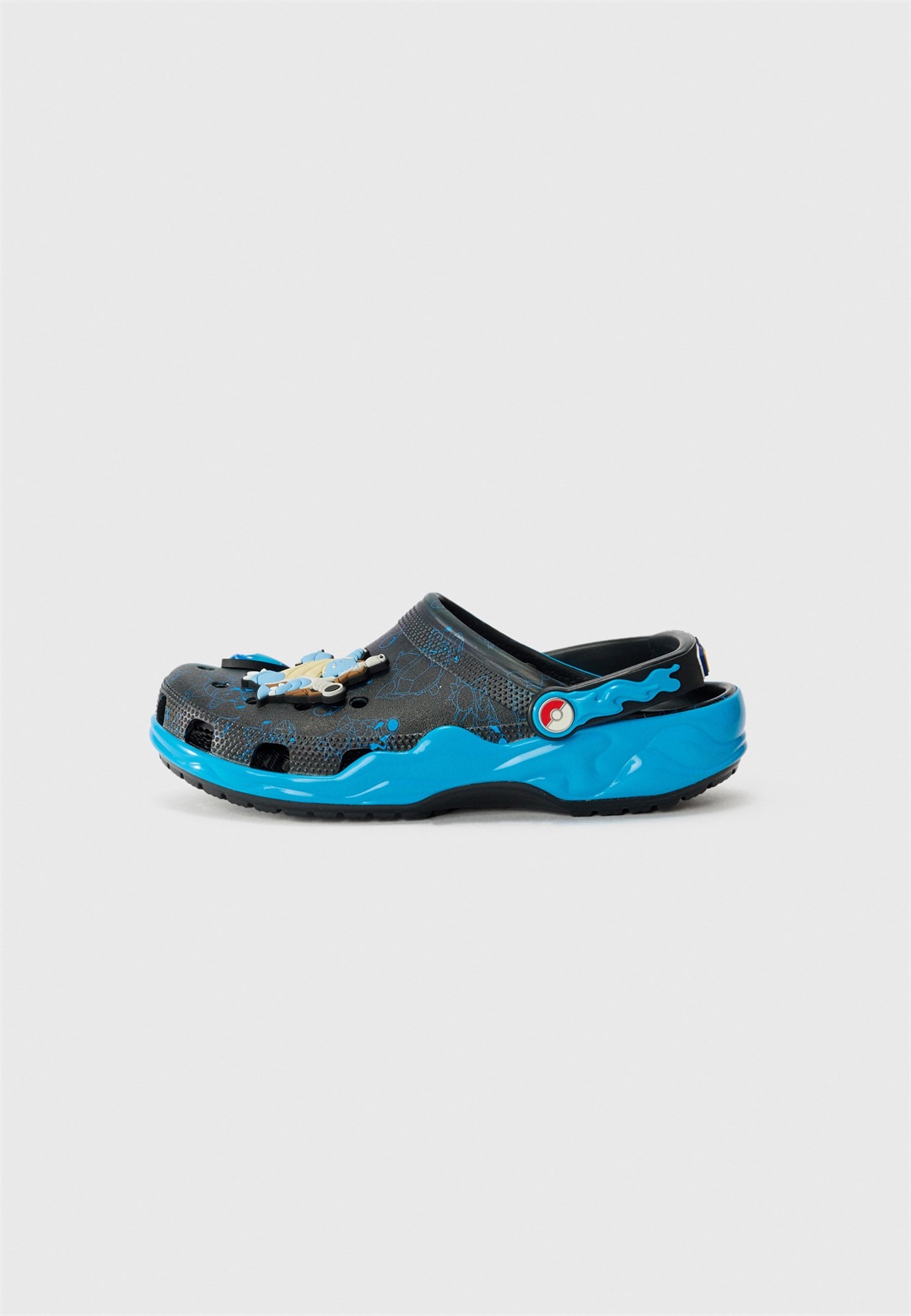 Crocs POKEMON VERSUS - Pantolette flach - multi/mehrfarbig