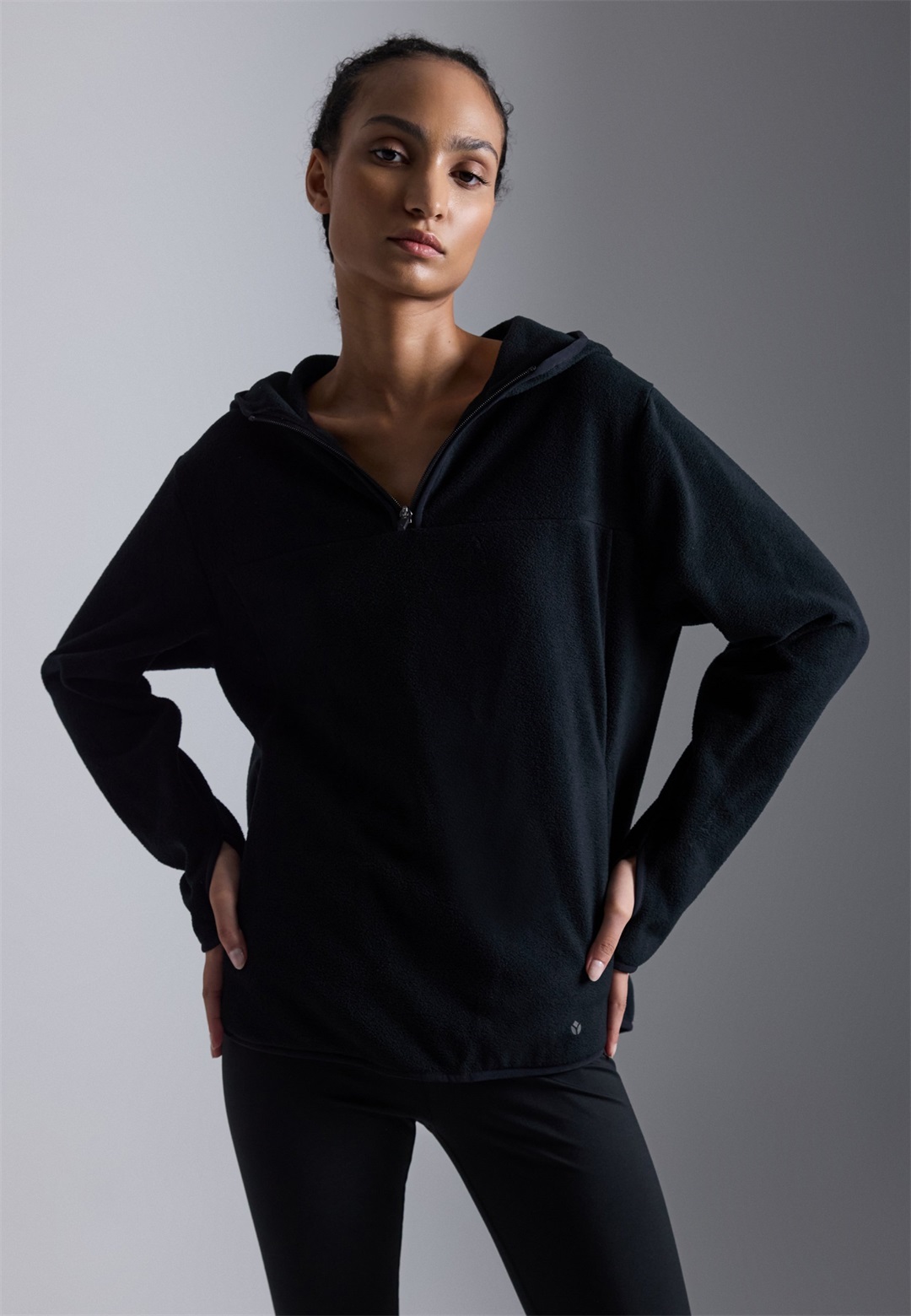 Even&Odd active OVERSIZED FLEECE WITH ZIP AND HOOD AND THUMB HOLES - Kapuzenpullover - black/schwarz