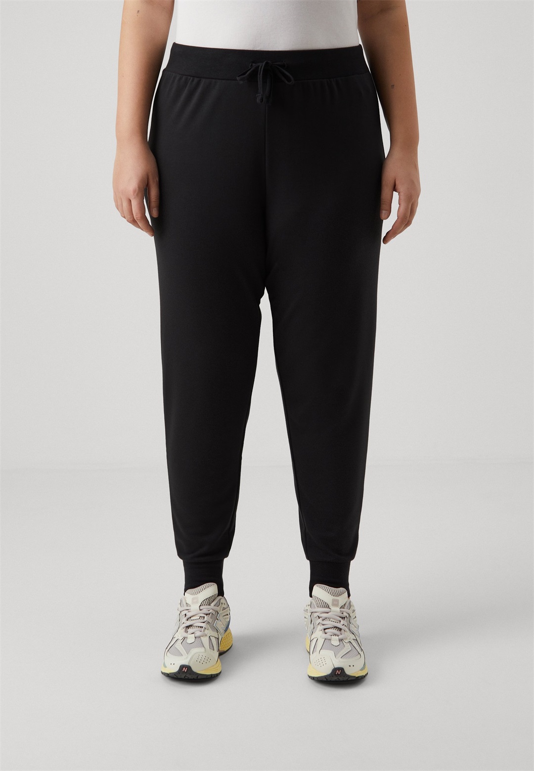 Even&Odd Curvy Jogginghose - black/schwarz