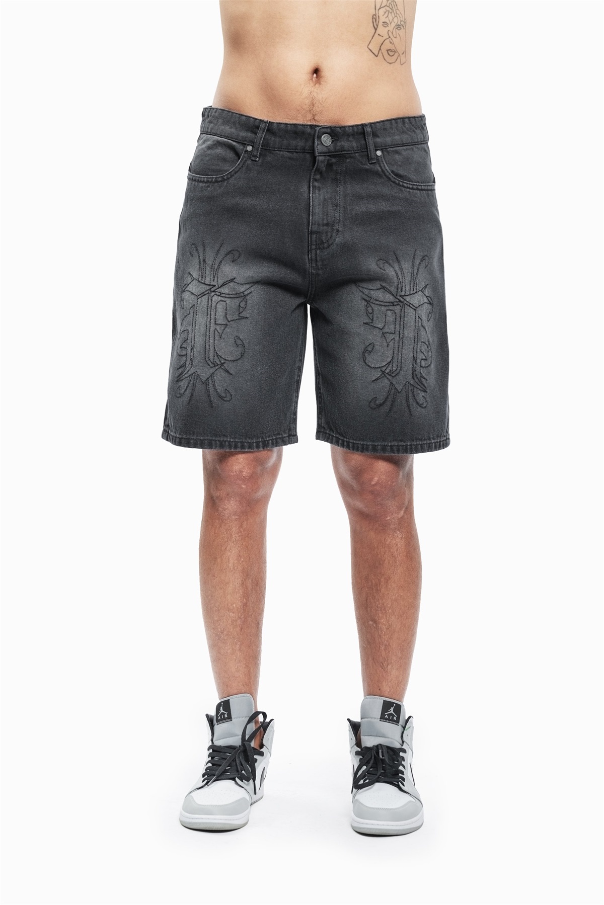 FAVELA KNEE EMBROIDERY UNISEX - Jeans Shorts - black washed/black denim
