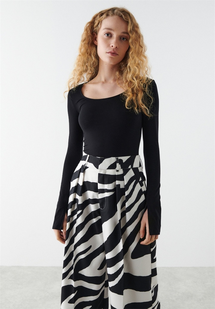 Gina Tricot SOFT TOUCH - Langarmshirt - black/schwarz