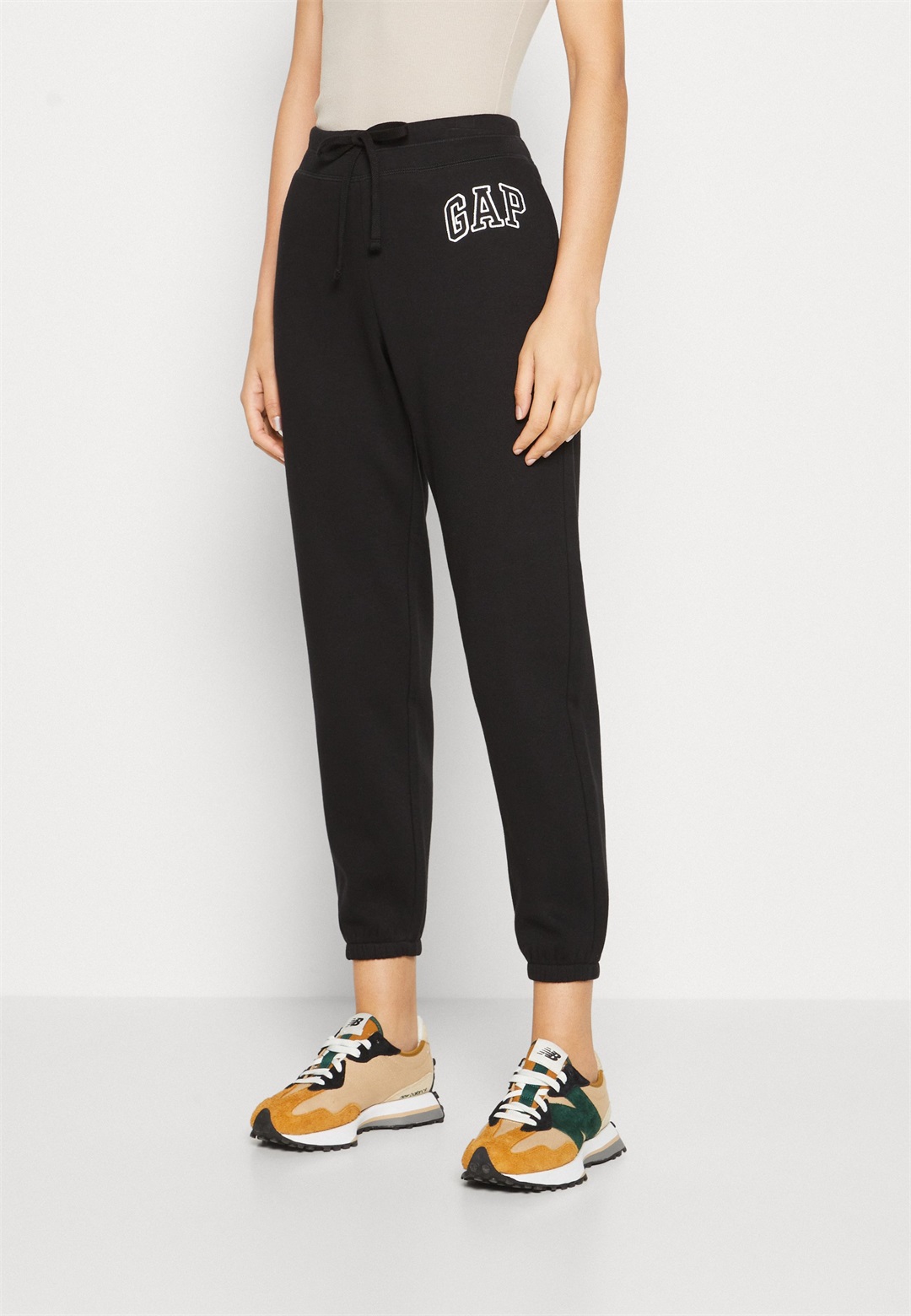 GAP HERITAGE JOGGER - Jogginghose - true black/schwarz