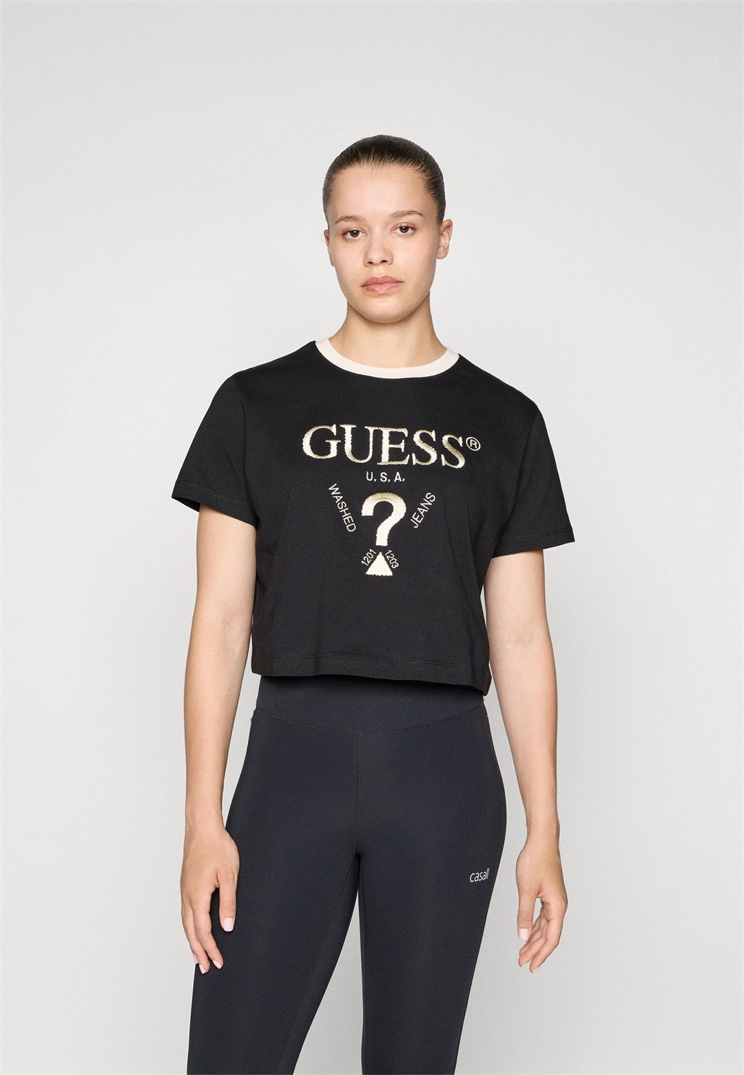 Guess FILANTA CROP TEE - T-Shirt print - jet black/schwarz