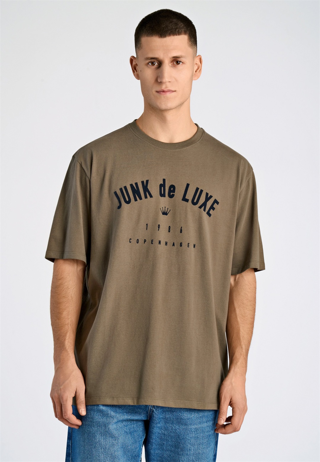 Junk De Luxe LOGO TEE - T-Shirt print - dk dusty brown/braun