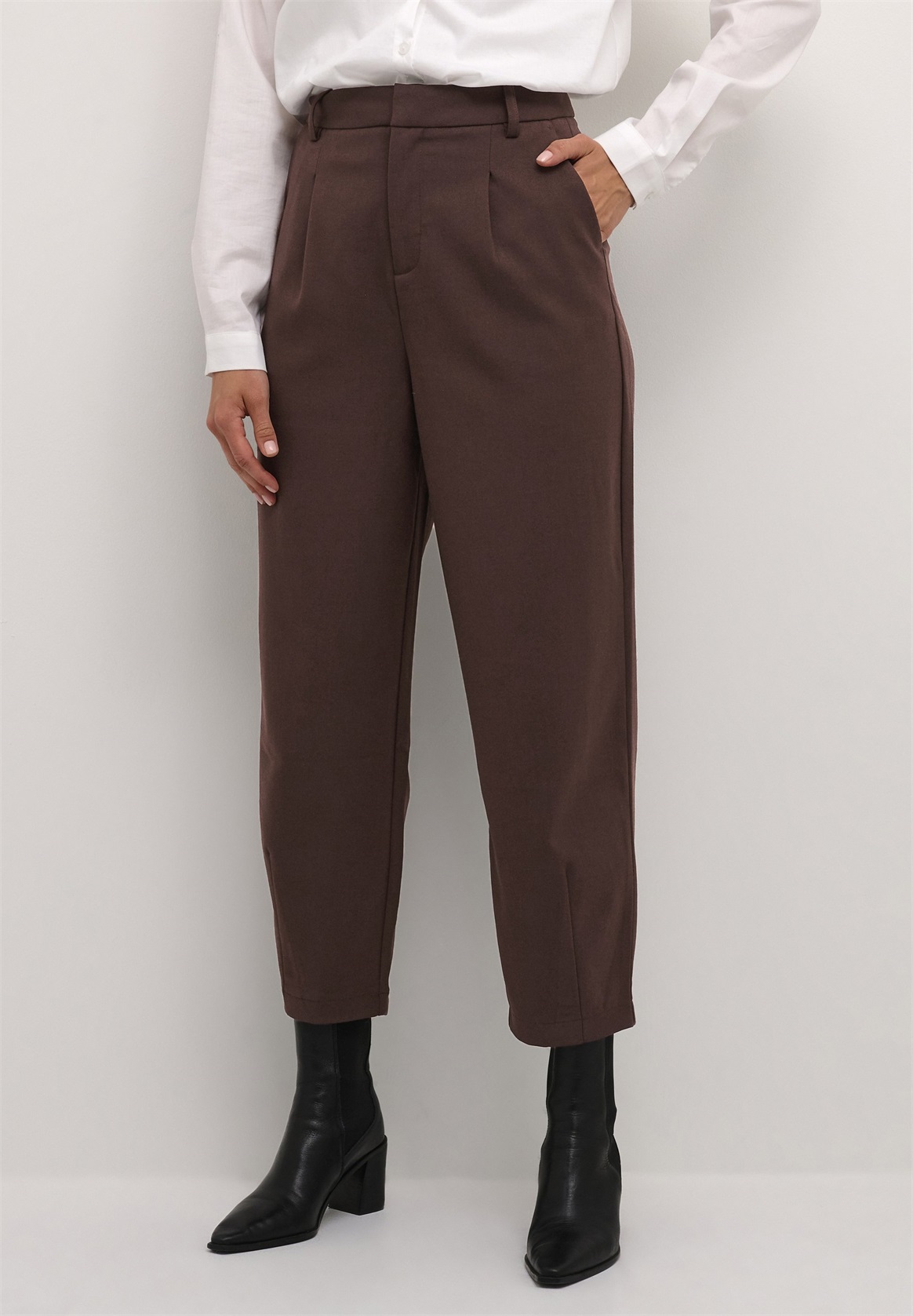 Kaffe KAMERLE PANTS CROPPED - Stoffhose - java/braun
