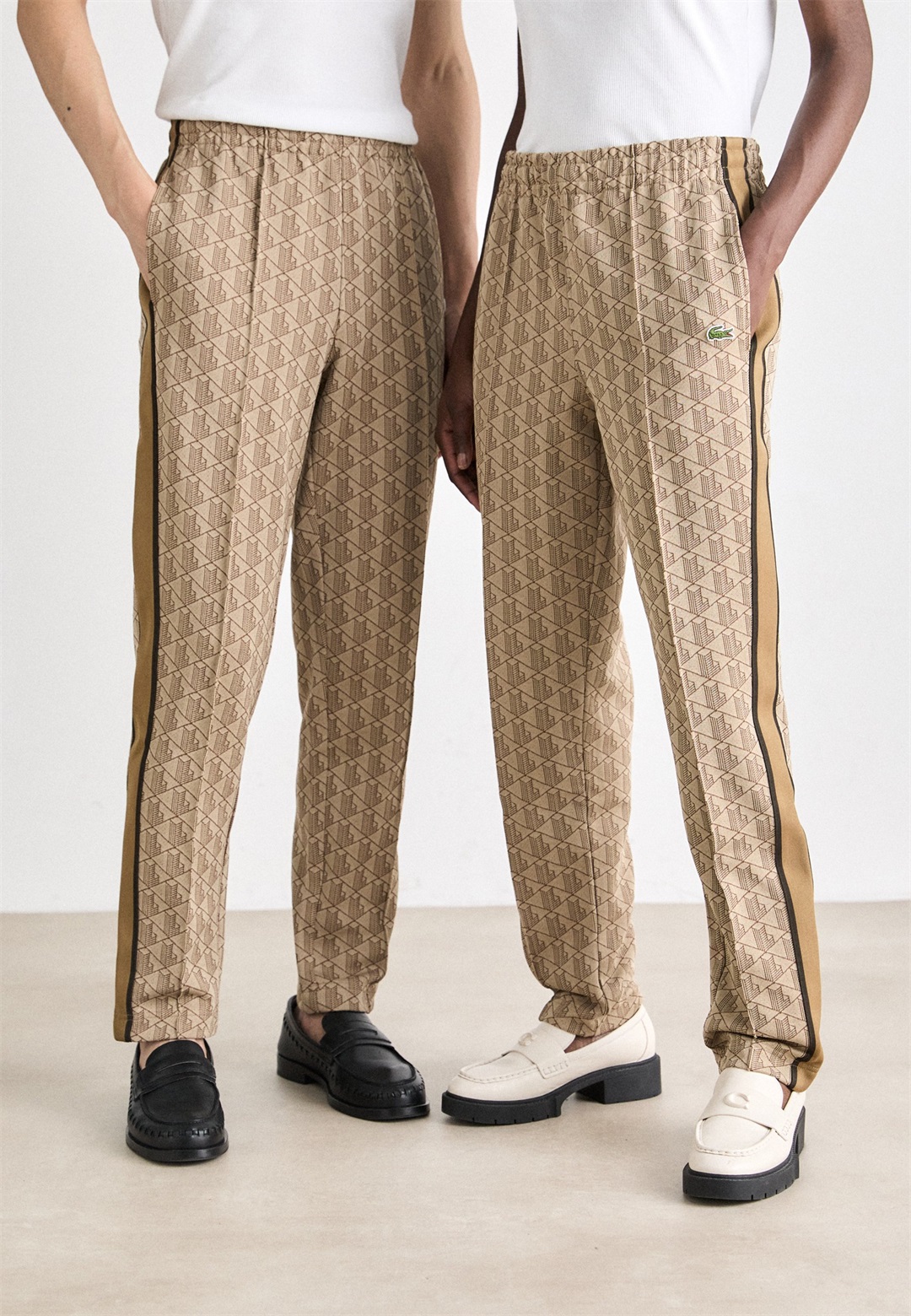 Lacoste UNISEX - Jogginghose - croissant/cookie/beige