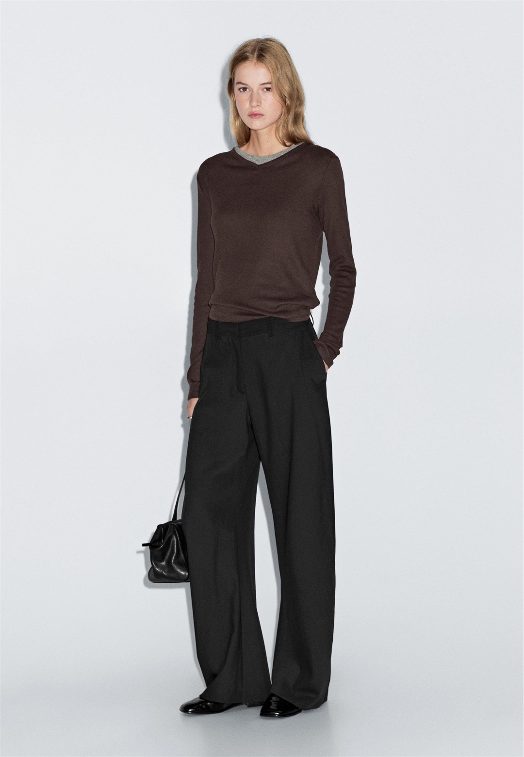 Massimo Dutti DOUBLE V-NECK COLLAR WITH LONG SLEEVE - Langarmshirt - dark brown/dunkelbraun