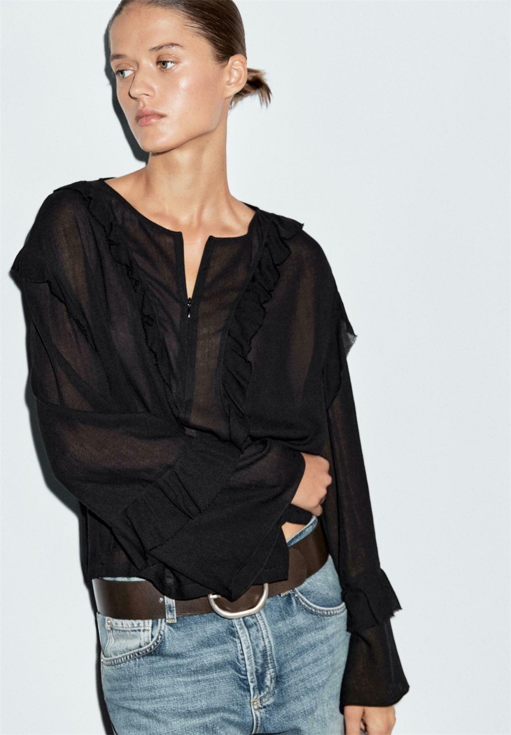 Massimo Dutti FLOWING WITH RUFFLES AND ZIP - Bluse - black/schwarz