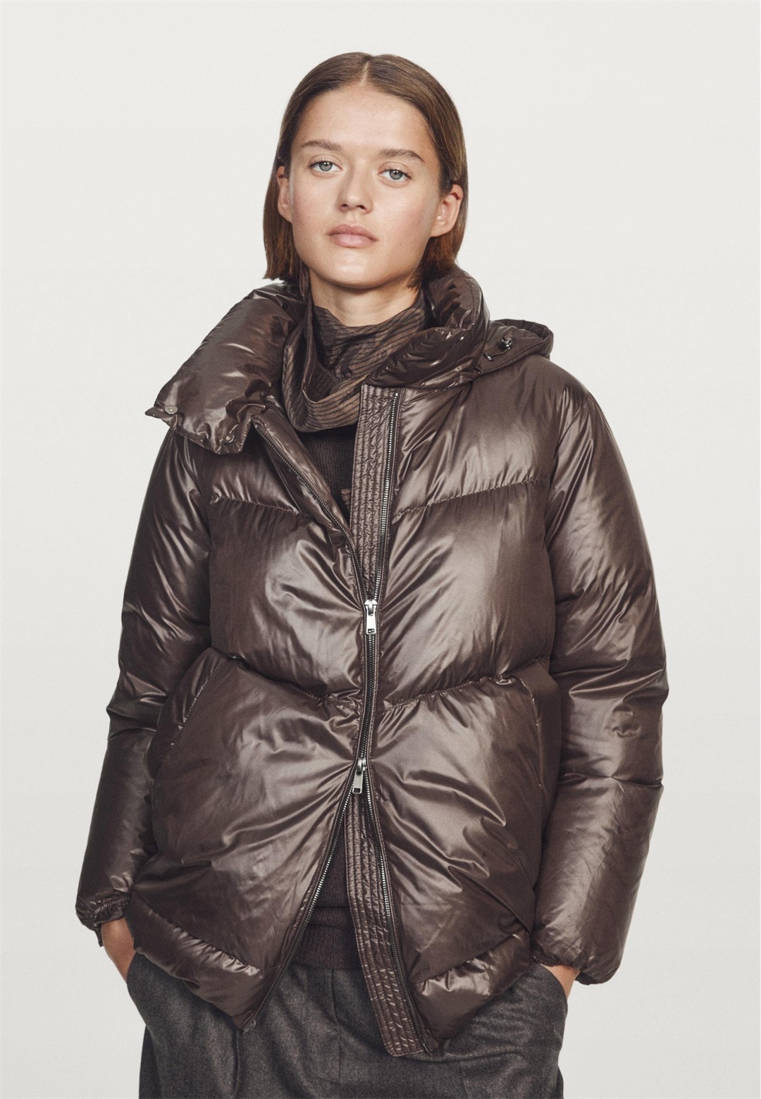 Massimo Dutti WATER-REPELLENT PUFFER WITH HOOD - Daunenjacke - dark brown/dunkelbraun