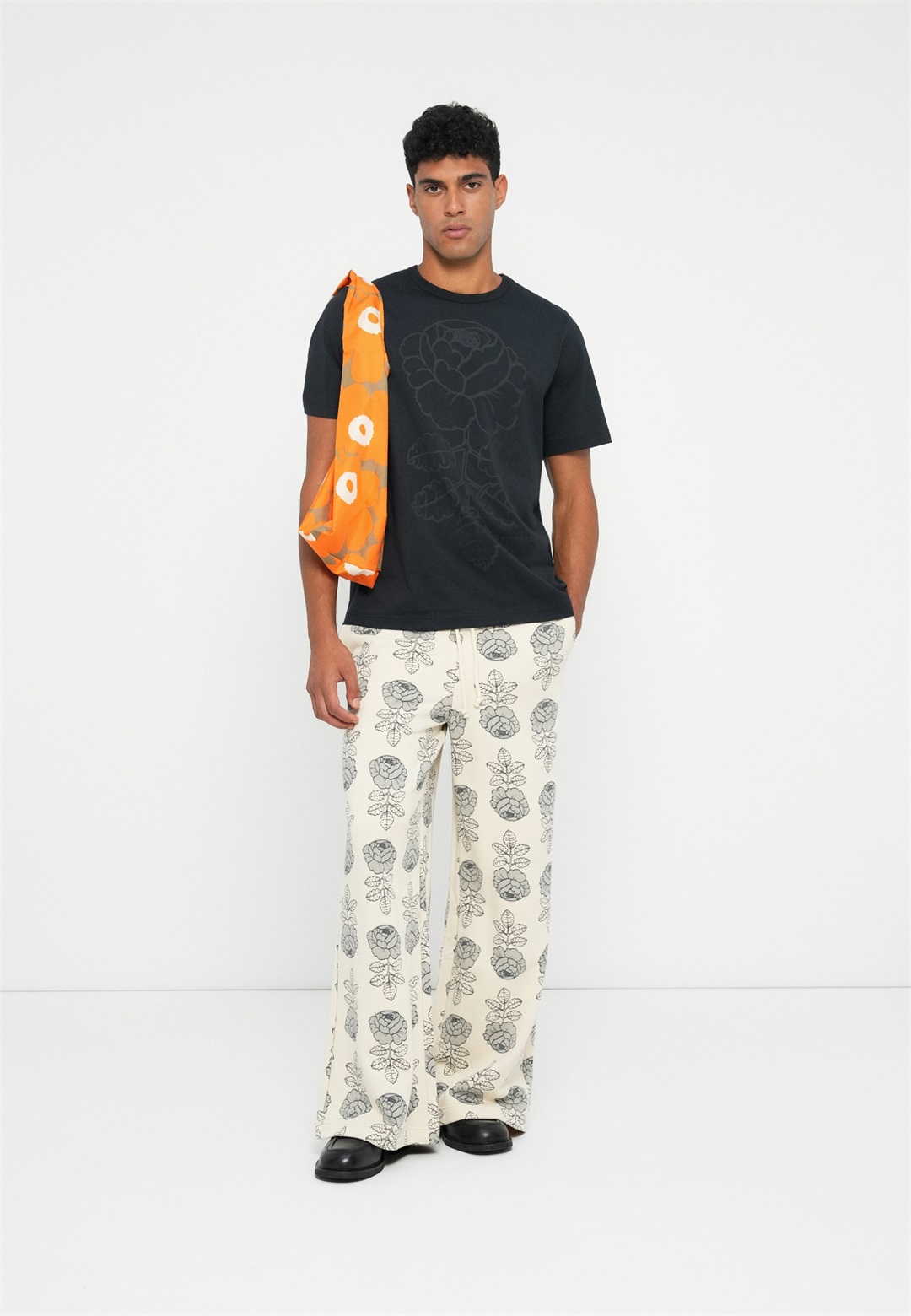 Marimekko VIHNE VIHKIRUUSU PLACEMENT UNISEX - T-Shirt print - black/dark grey/schwarz