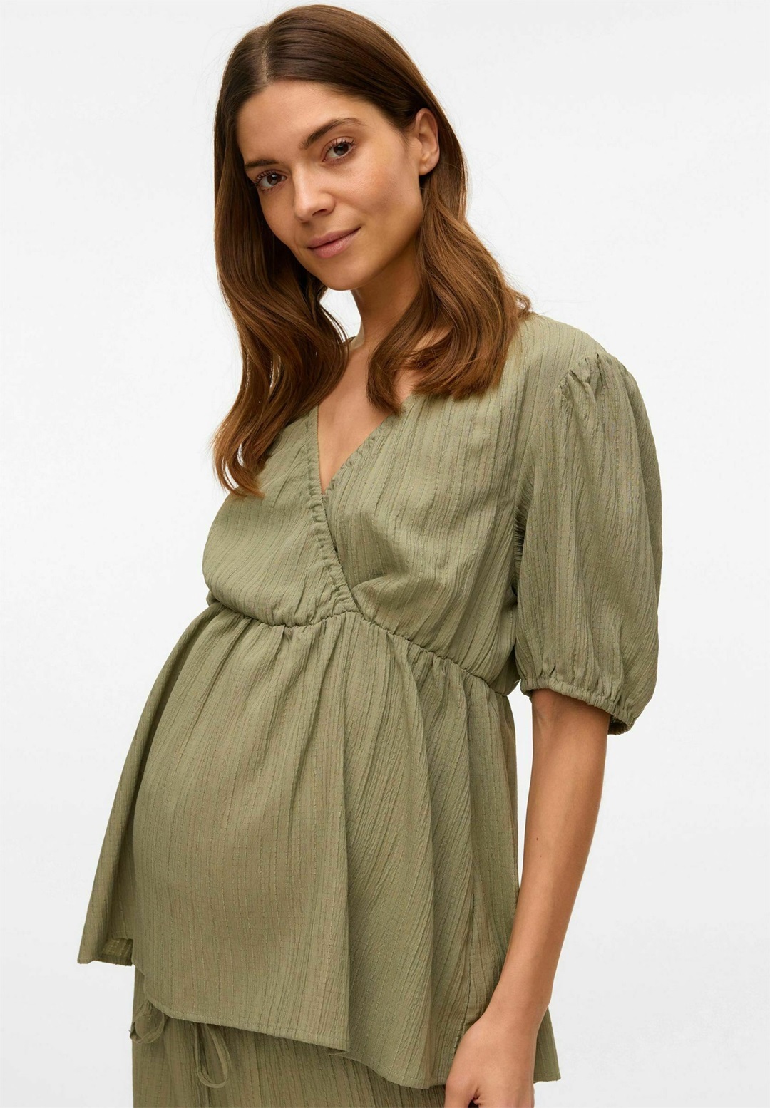 MAMALICIOUS NORMAL GESCHNITTEN - Bluse - tea/grün