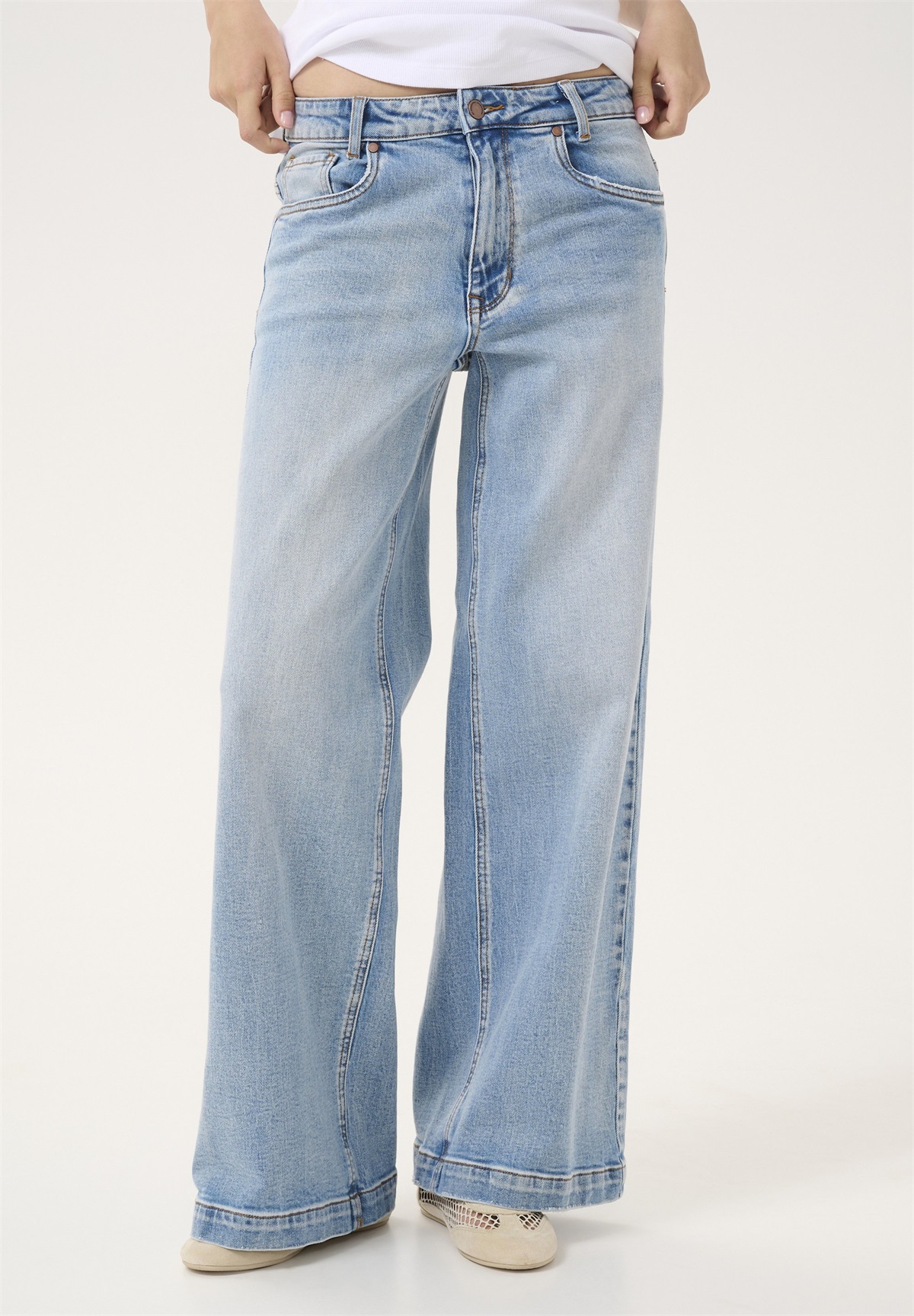 My Essential Wardrobe Flared Jeans - light blue retro wash/hellblau