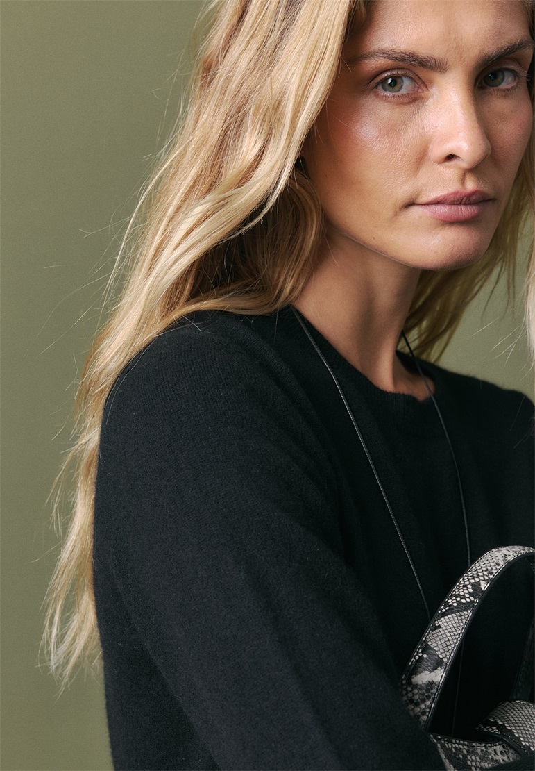 NA-KD ROUND NECK - Strickpullover - black/schwarz