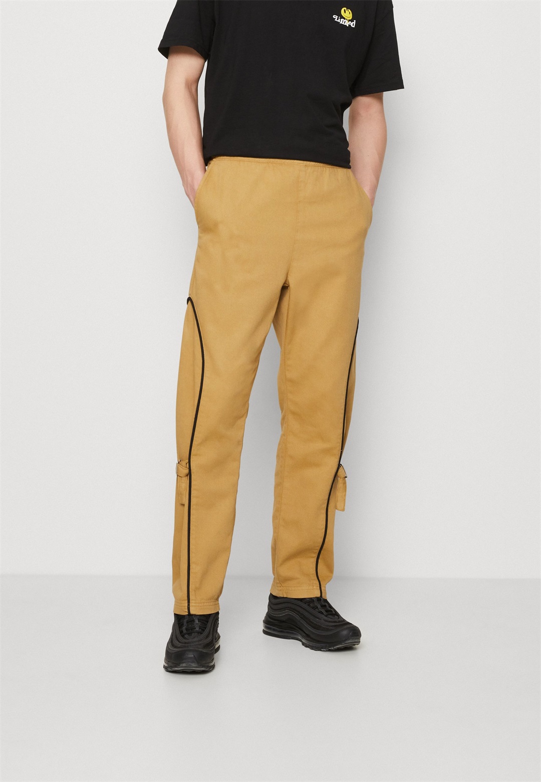 Night Addict NAANON - Stoffhose - stone/beige