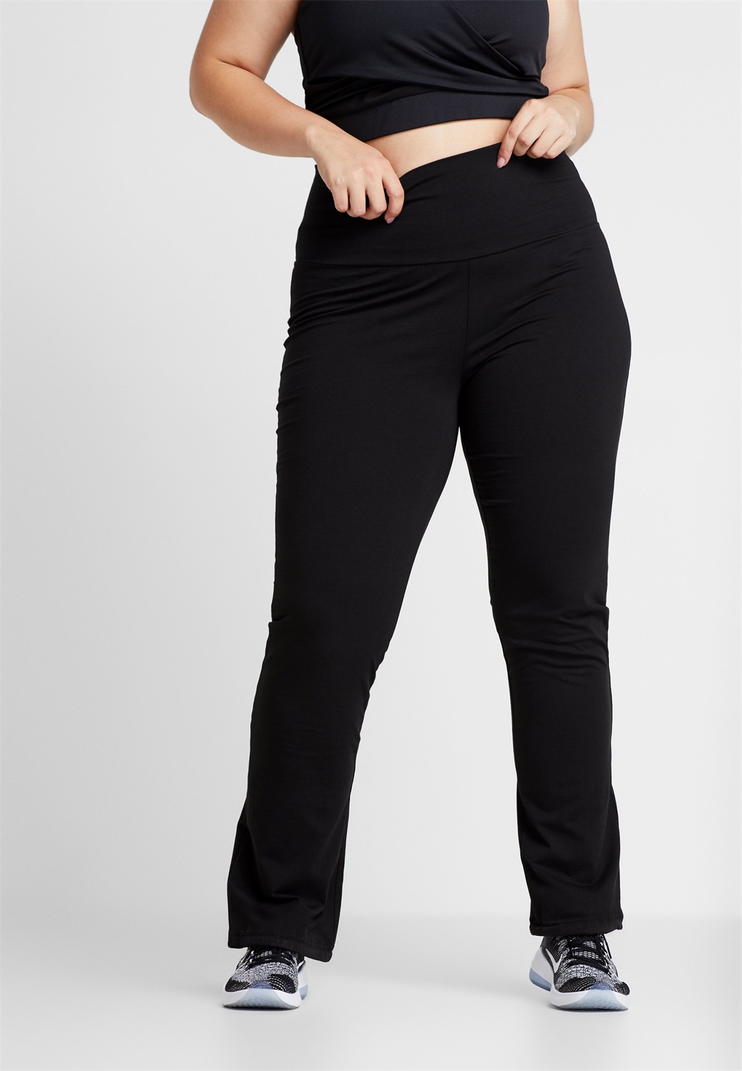 ONLY Play ONPFOLD JAZZ PANTS CURVY - Jogginghose - black/schwarz