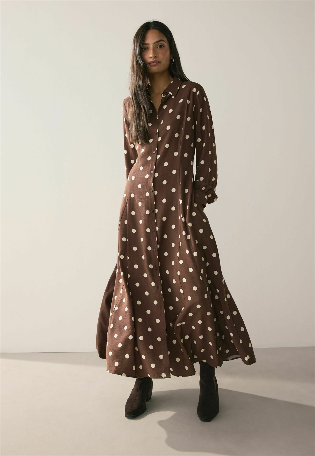 Next REGULAR FIT - LONG SLEEVE MIDI - Maxikleid - choclate brown white spot/braun