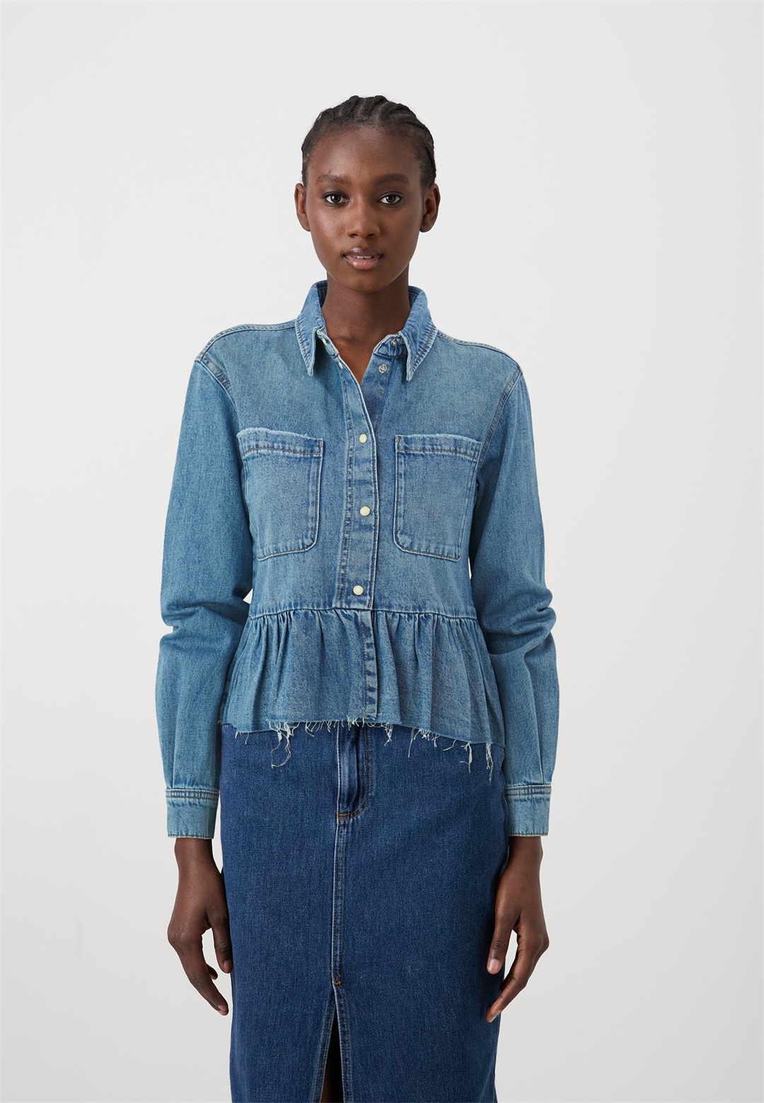 ONLY ONLELLI FRILL - Hemdbluse - medium blue denim/blue denim