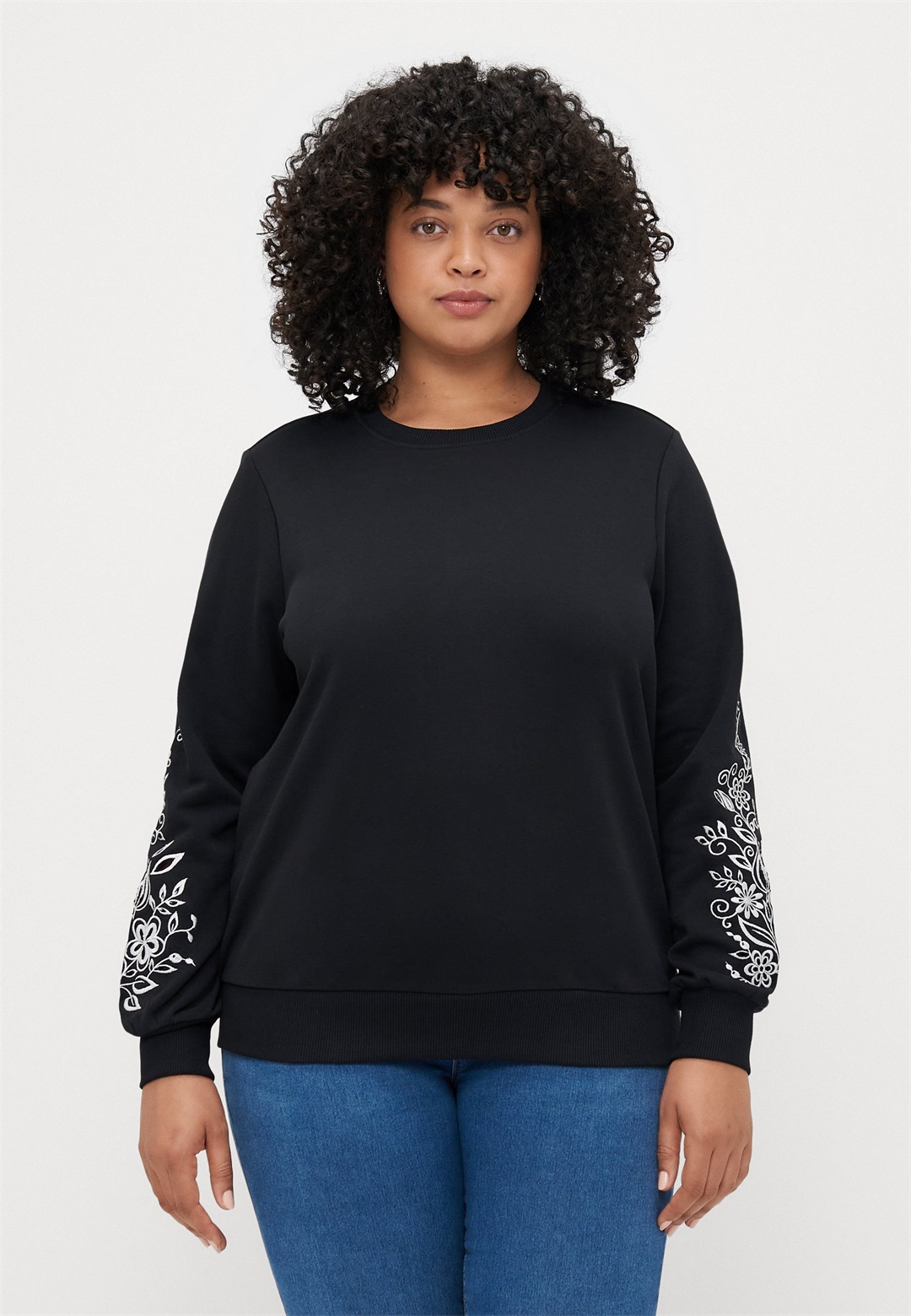 ONLY Carmakoma CARJENNA O NECK - Sweatshirt - black/white/schwarz