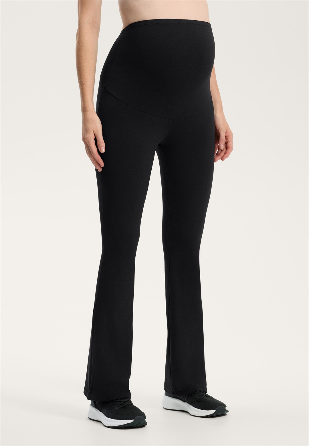 OYSHO COMFORTLUX MATERNITY FLARE - Stoffhose - black/schwarz