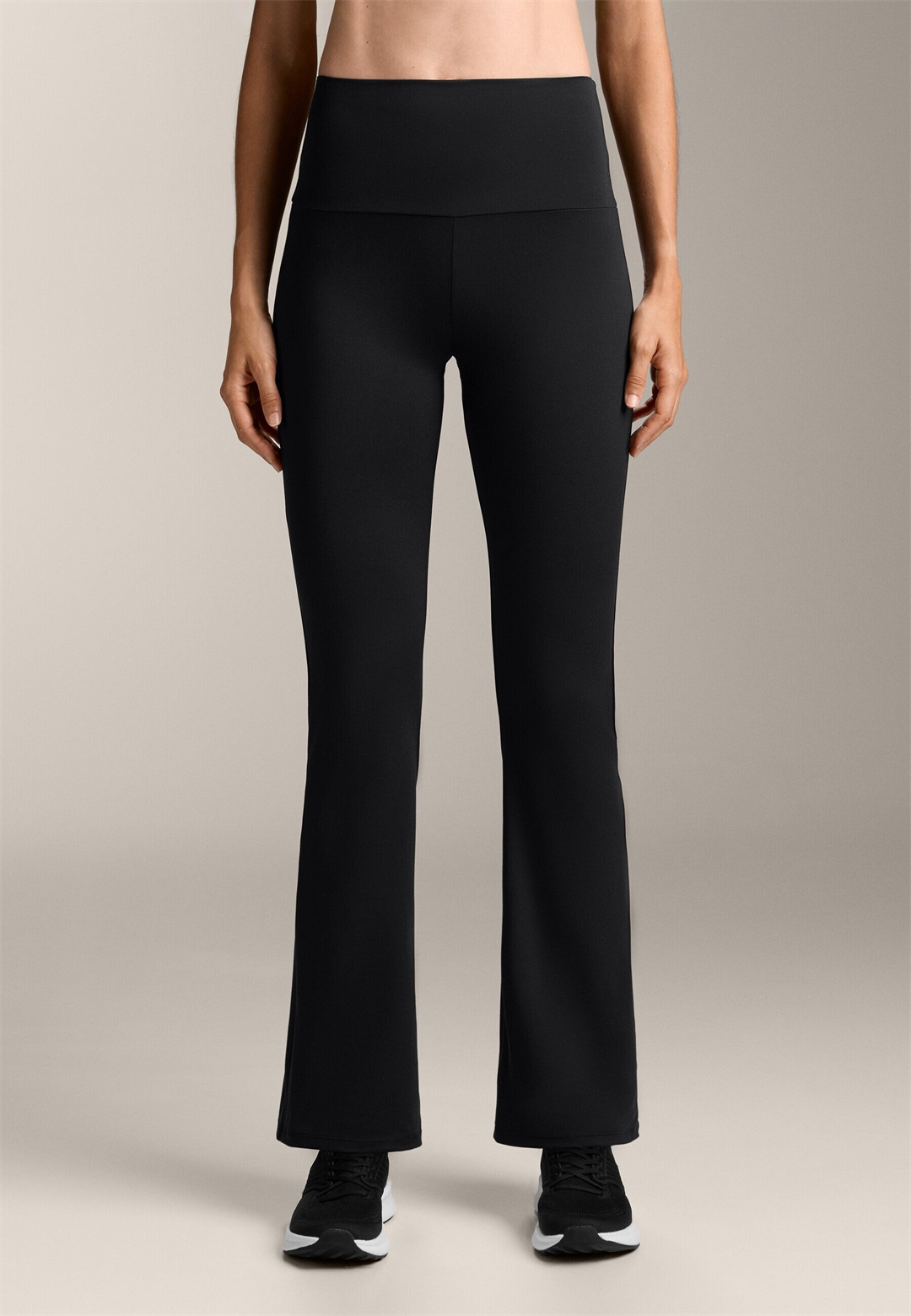 OYSHO SUPER HIGH-RISE COMFORTLUX FLARE - Stoffhose - black/schwarz