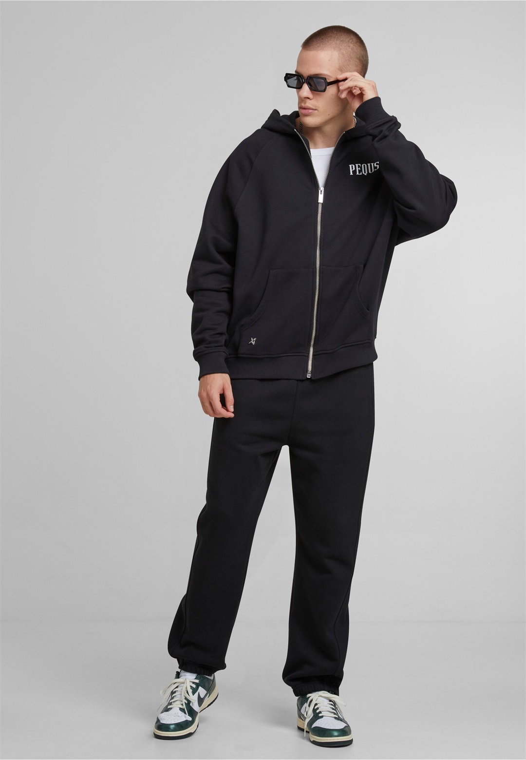 PEQUS BACK LOGO - Sweatjacke - black/schwarz