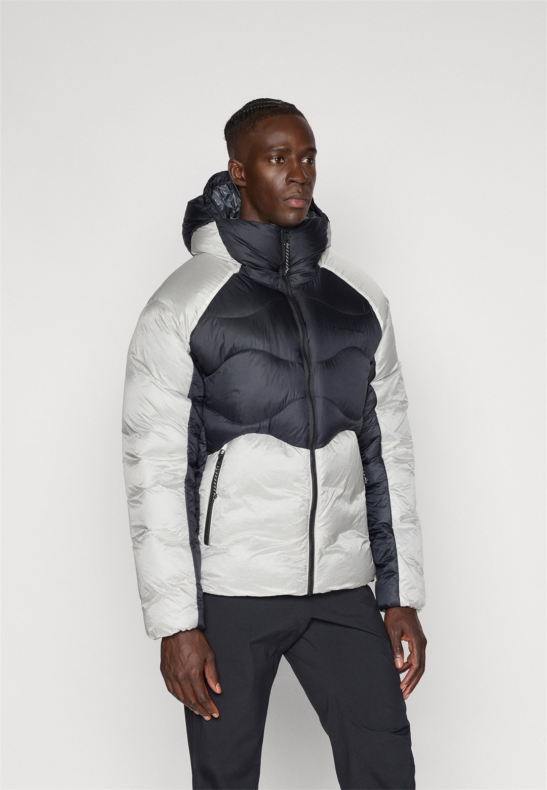 Peak Performance HELIUM DIAMOND FUSE HOOD - Daunenjacke - black/antarctica/schwarz