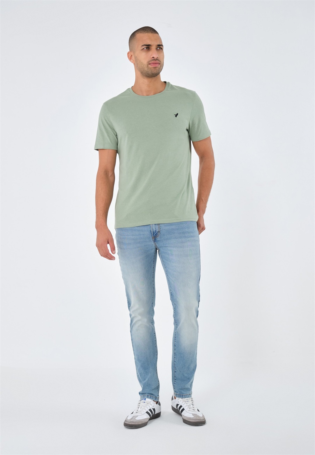 Pier One 5 PACK - T-Shirt basic - white/silver lining/green bay/caviar/port royal/weiß