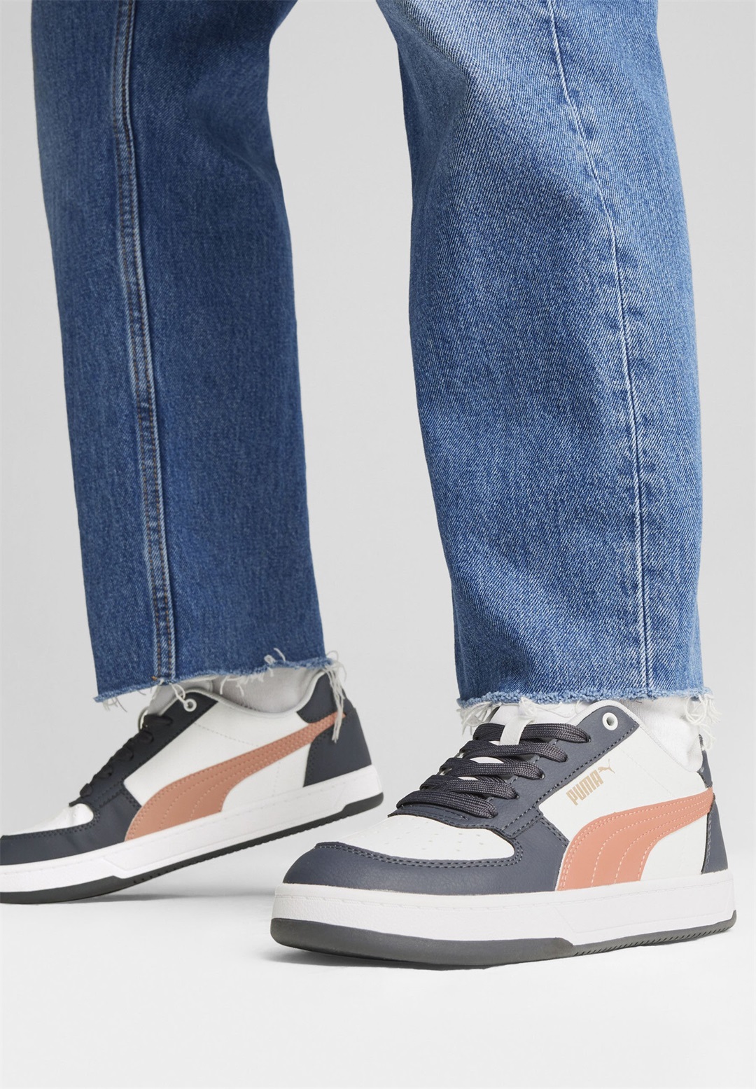 Puma CAVEN UNISEX - Sneaker low - white deeva peach galactic gray/weiß