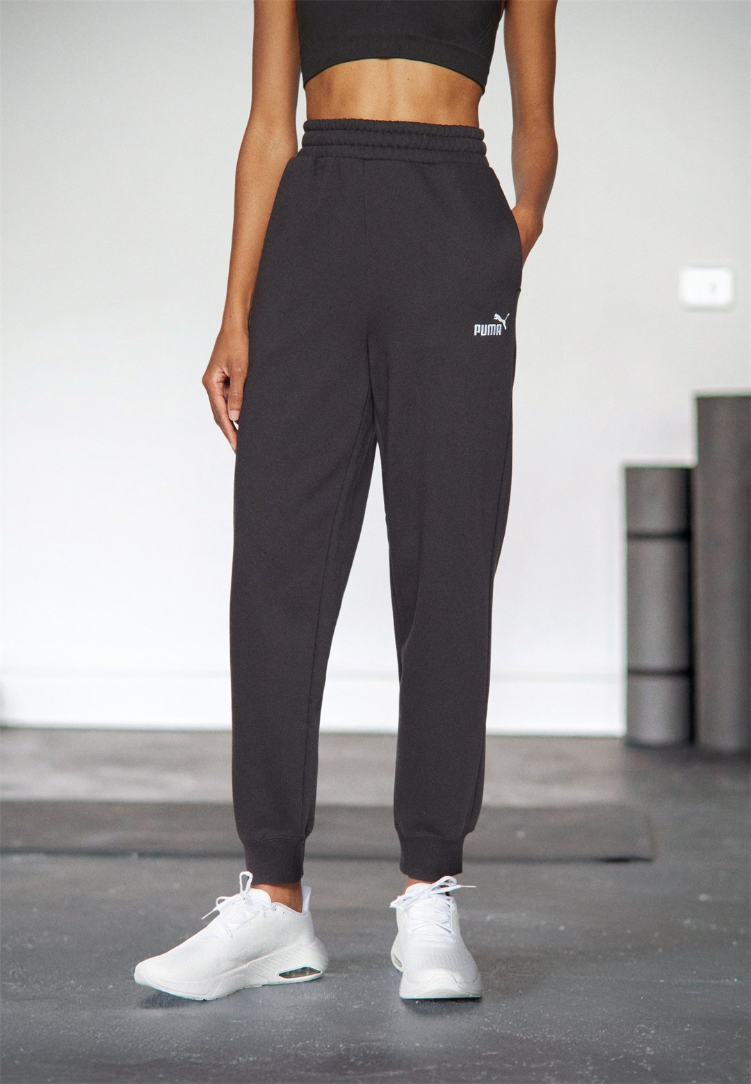 Puma SMALL LOGO COMFORT HIGH-WAIST SWEATPANTS - Jogginghose - black/schwarz