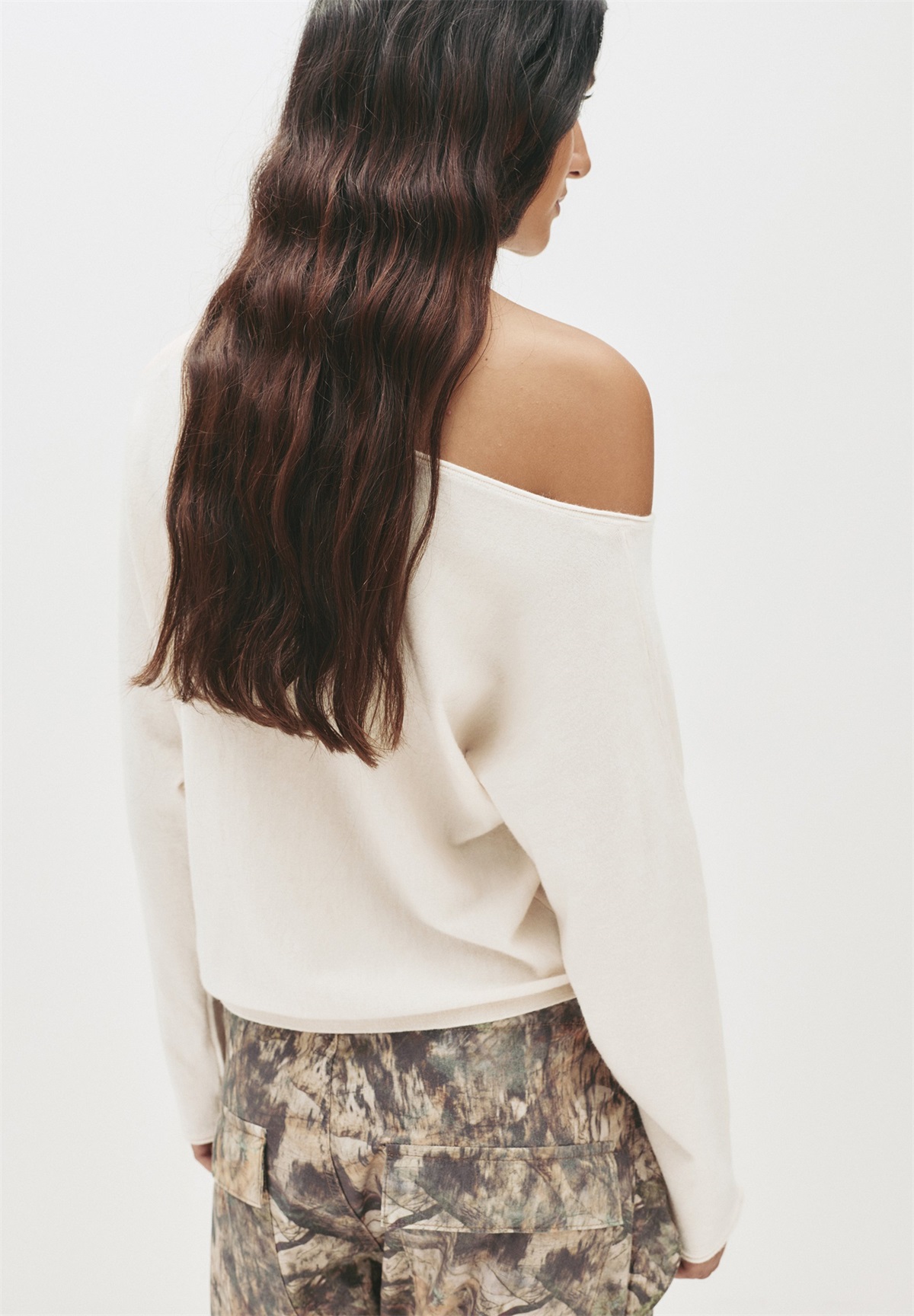 PULL&BEAR WITH AN ASYMMETRIC NECKLINE - Strickpullover - beige