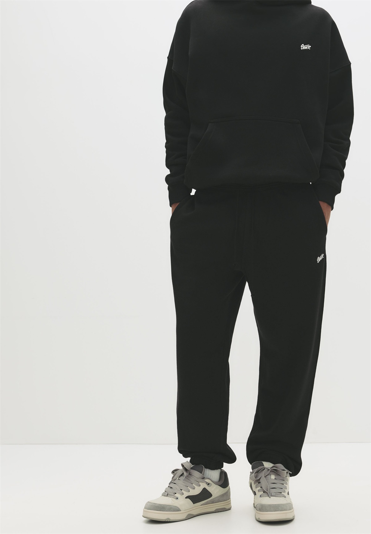 PULL&BEAR Jogginghose - black/schwarz