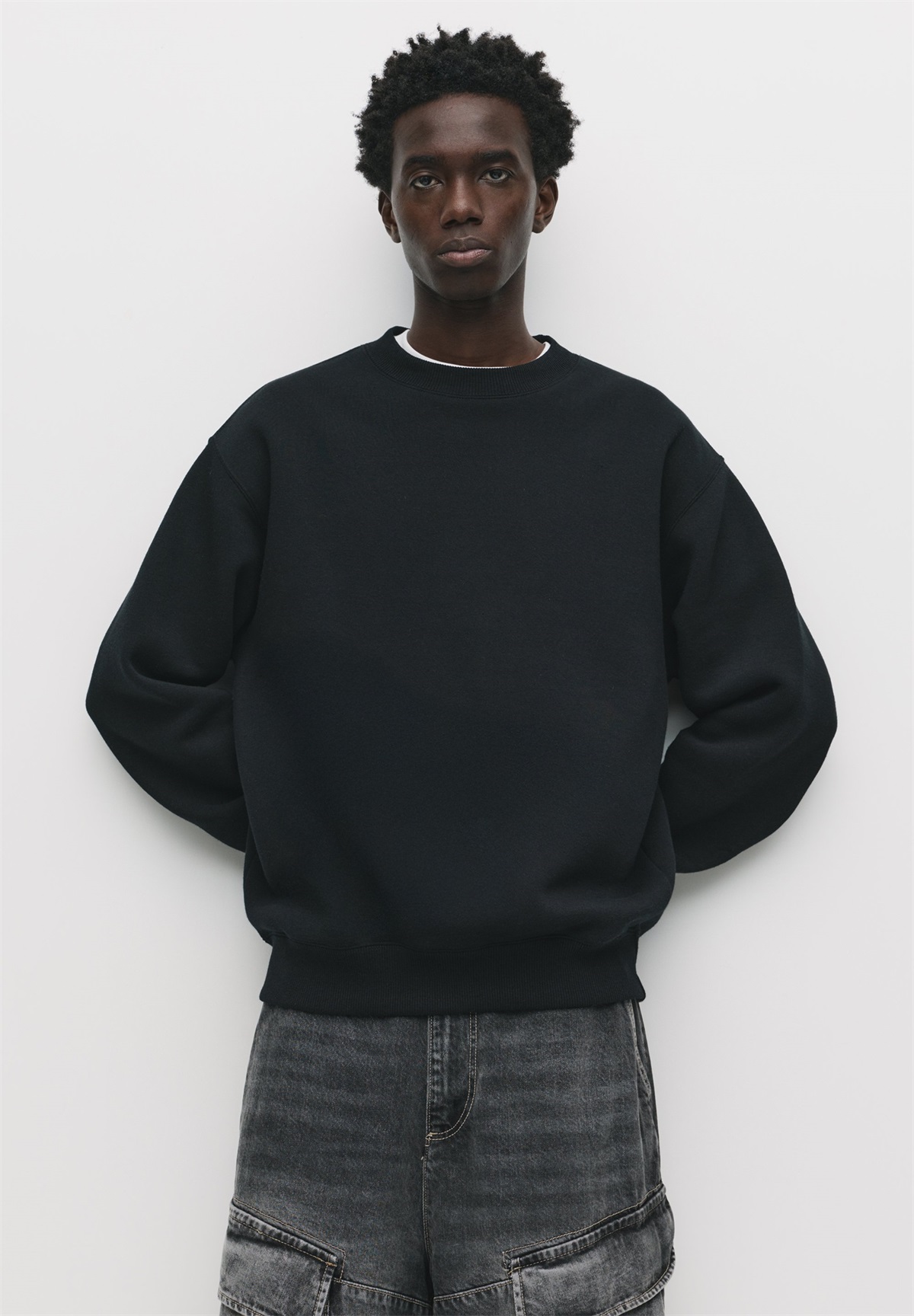 PULL&BEAR ROUND NECK - Sweatshirt - black/schwarz