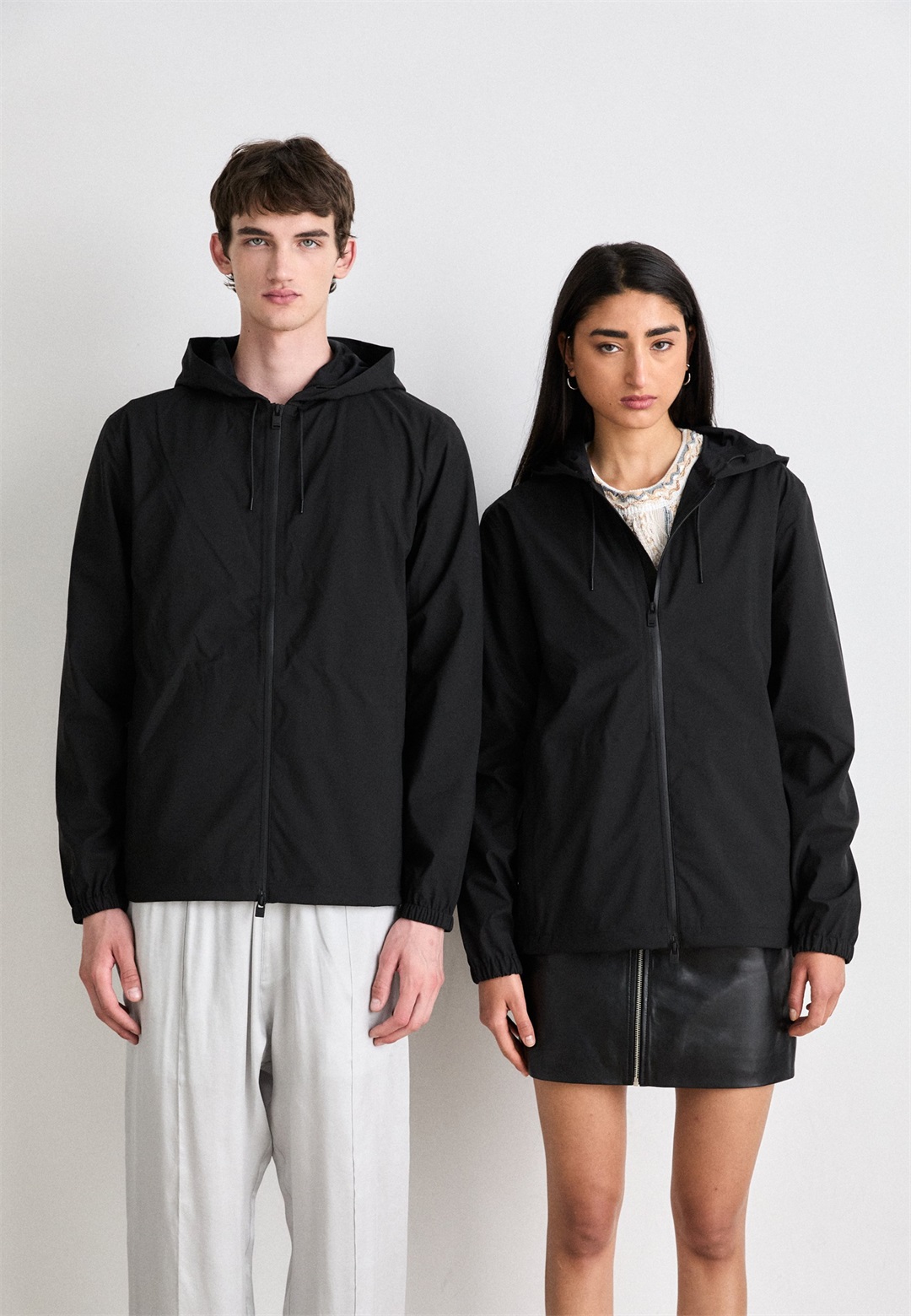 Rains SUVA JACKET UNISEX - Regenjacke / wasserabweisende Jacke - black/schwarz