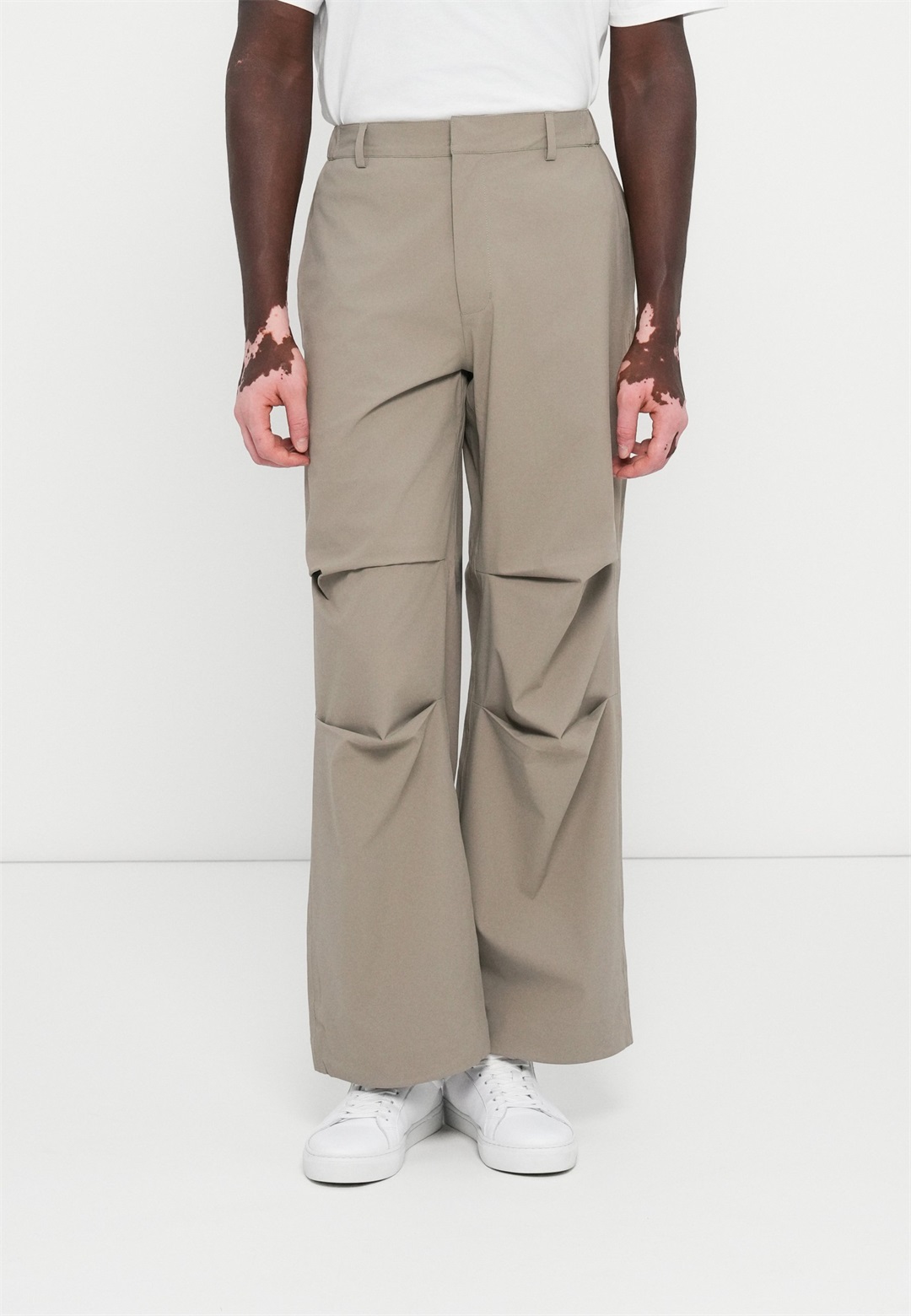 Rains SUVA PANTS WIDE UNISEX - Stoffhose - drift/taupe