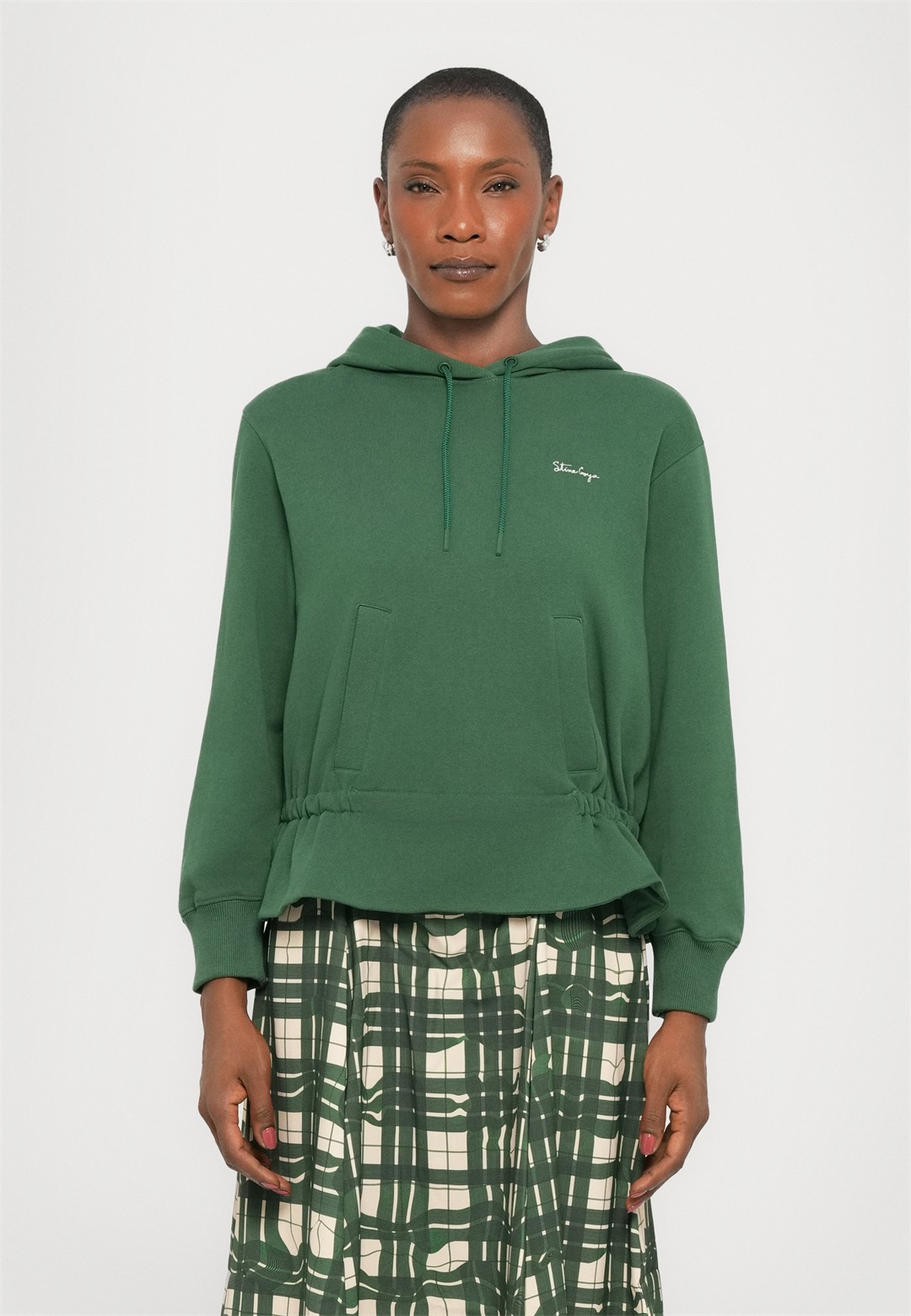 Stine Goya TERRY CINCHED WAIST - Kapuzenpullover - green/grün