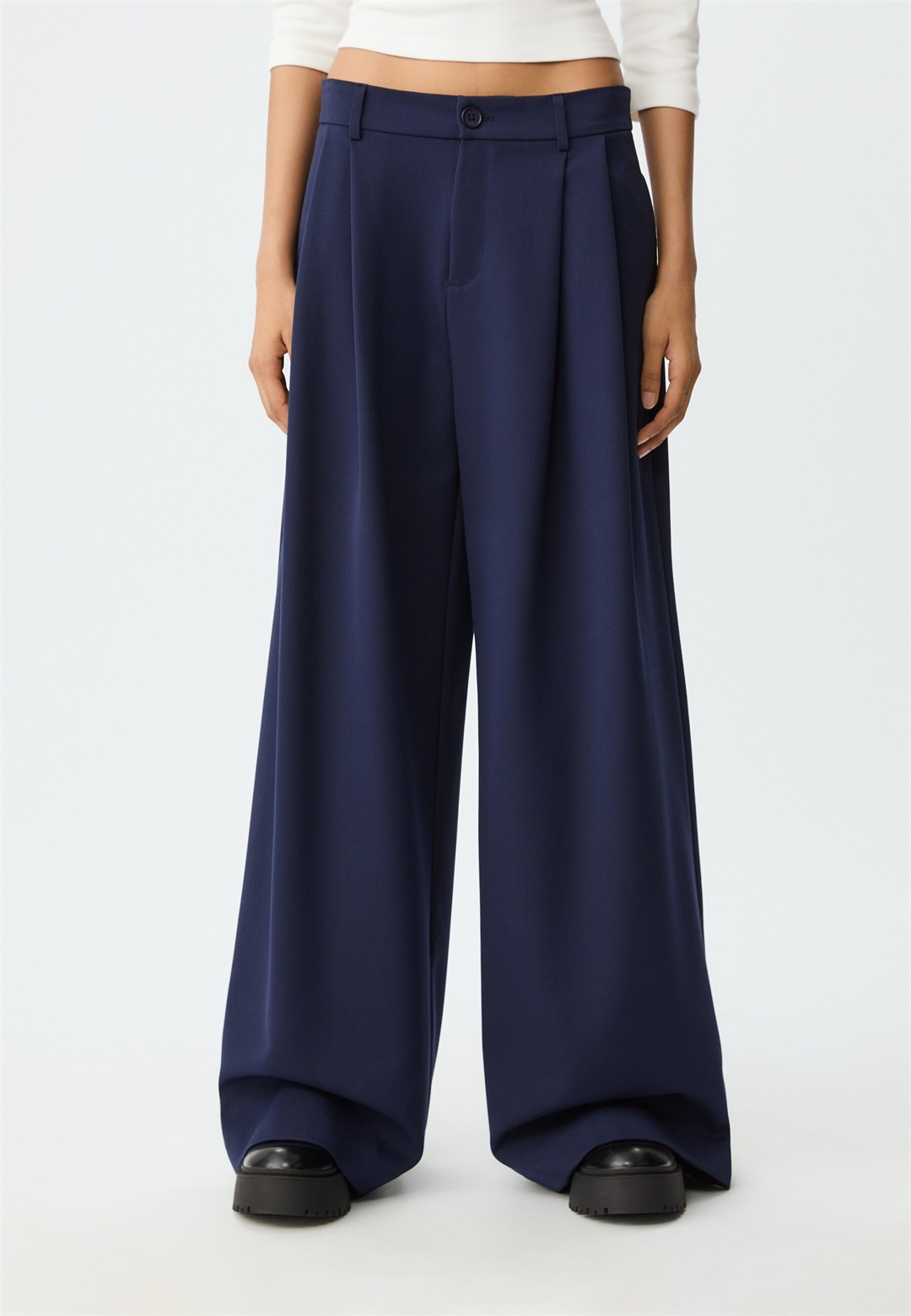 Stradivarius WIDE LEG SMART WITH DARTS - Stoffhose - dark blue/dunkelblau