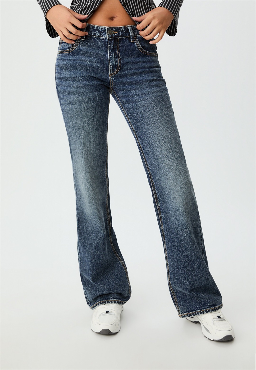 Stradivarius Flared Jeans - light-blue denim