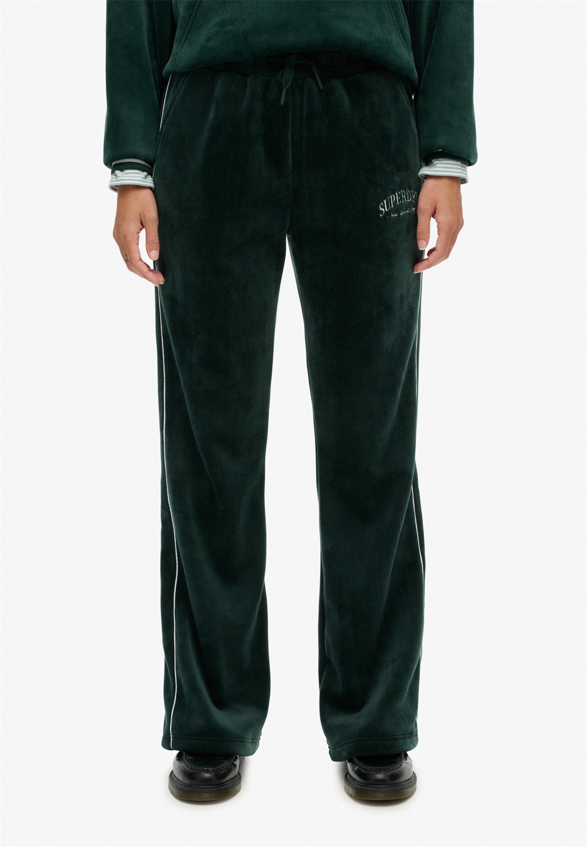 Superdry & Co JOGGERS - Jogginghose - enamel green/grün