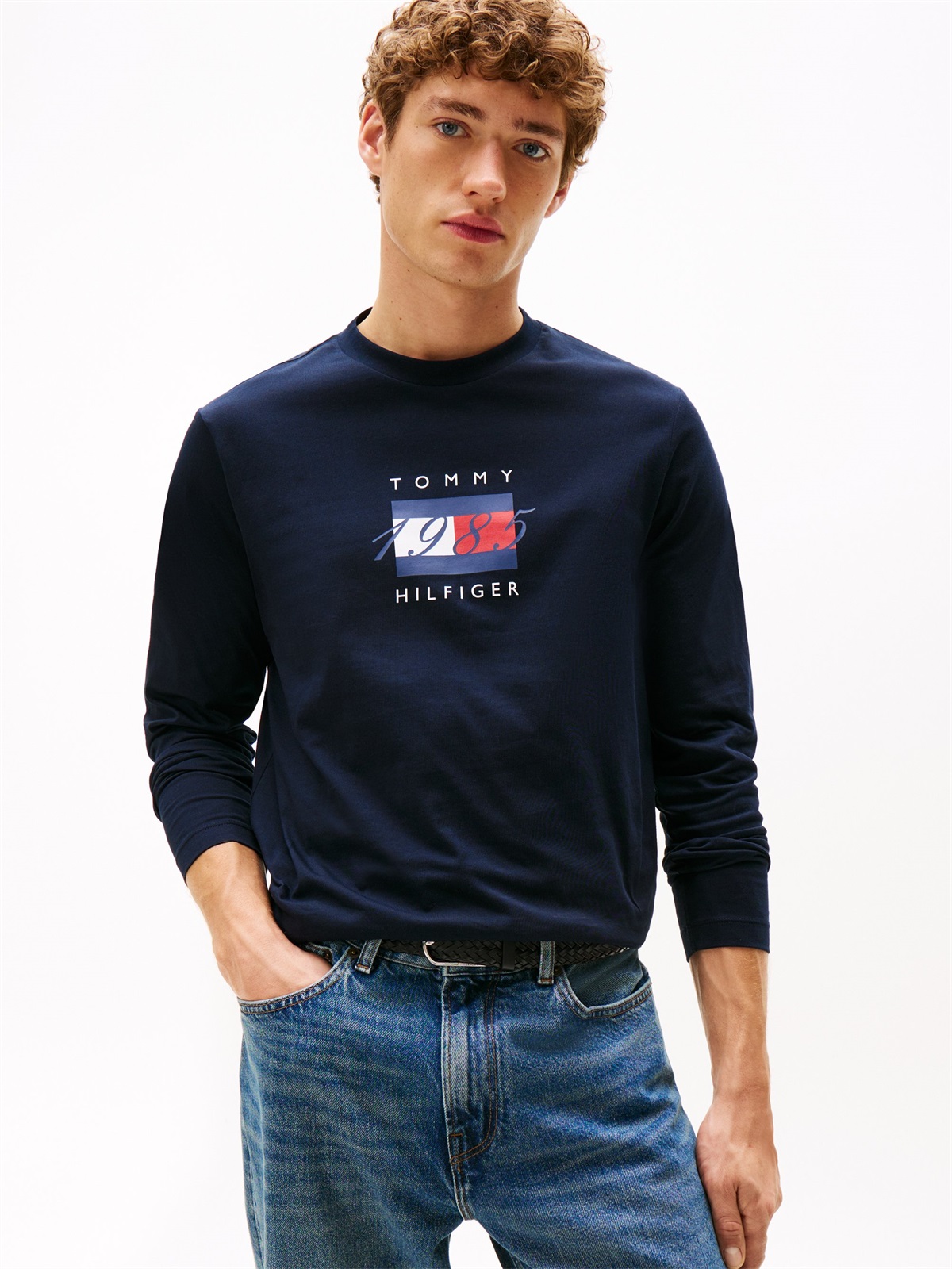 Tommy Hilfiger LINEAR FLAG GRAPHIC - Langarmshirt - desert sky/dunkelblau