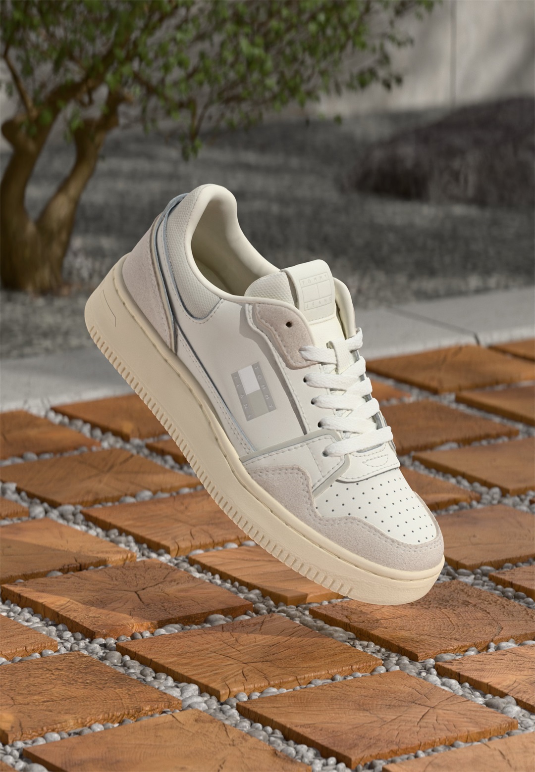 Tommy Jeans RETRO BASKET - Sneaker low - ecru/stratus grey/offwhite